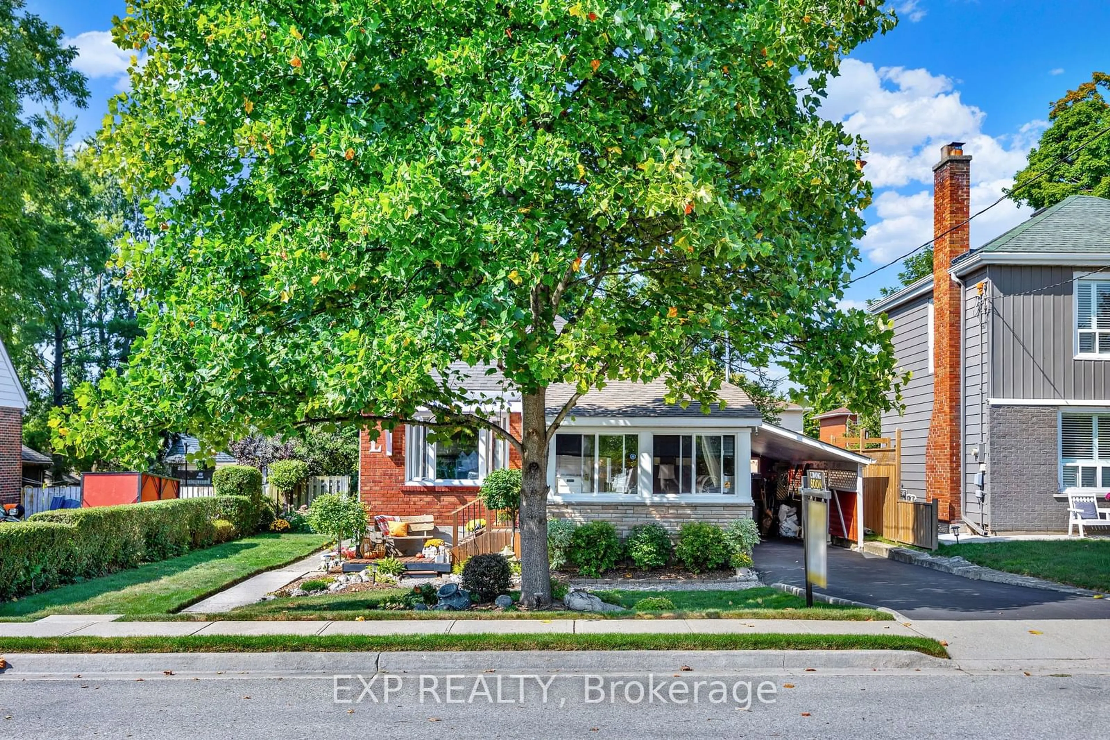 Frontside or backside of a home, the street view for 22 Amber Rd, Cambridge Ontario N1R 5K1