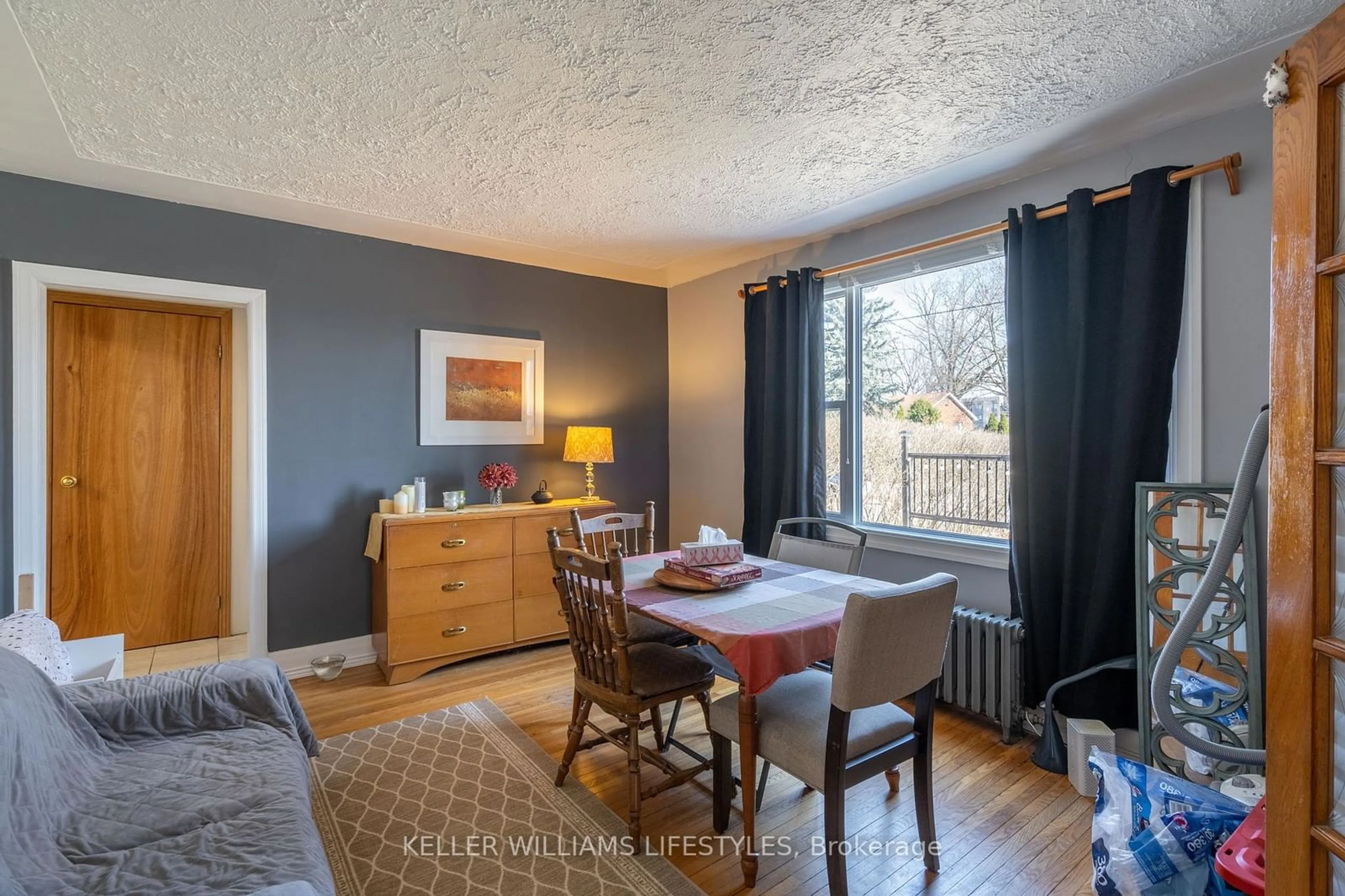 Dining room for 423 Paterson Ave, London Ontario N5W 5C8