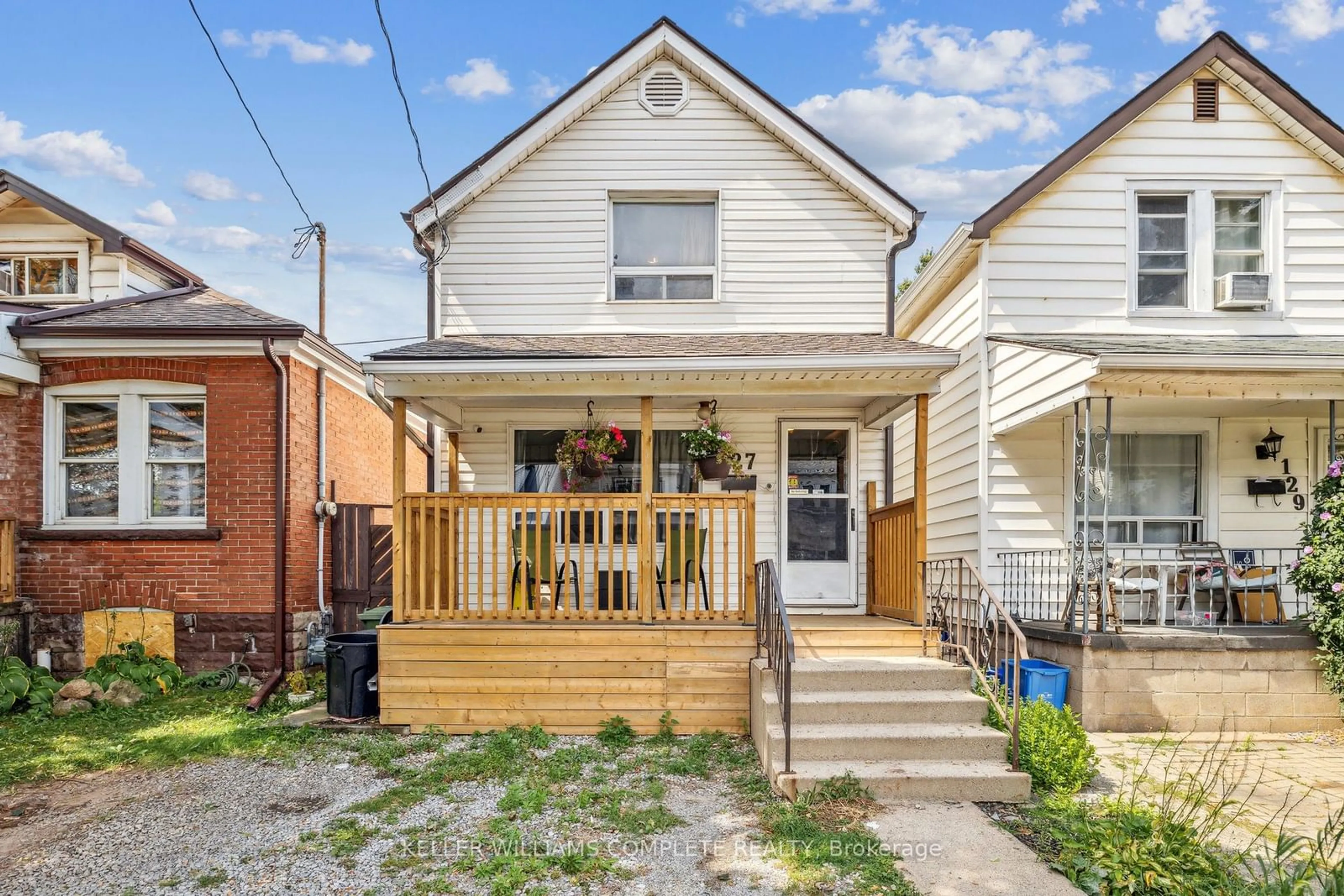 Frontside or backside of a home for 127 Grosvenor Ave, Hamilton Ontario L8L 7S5