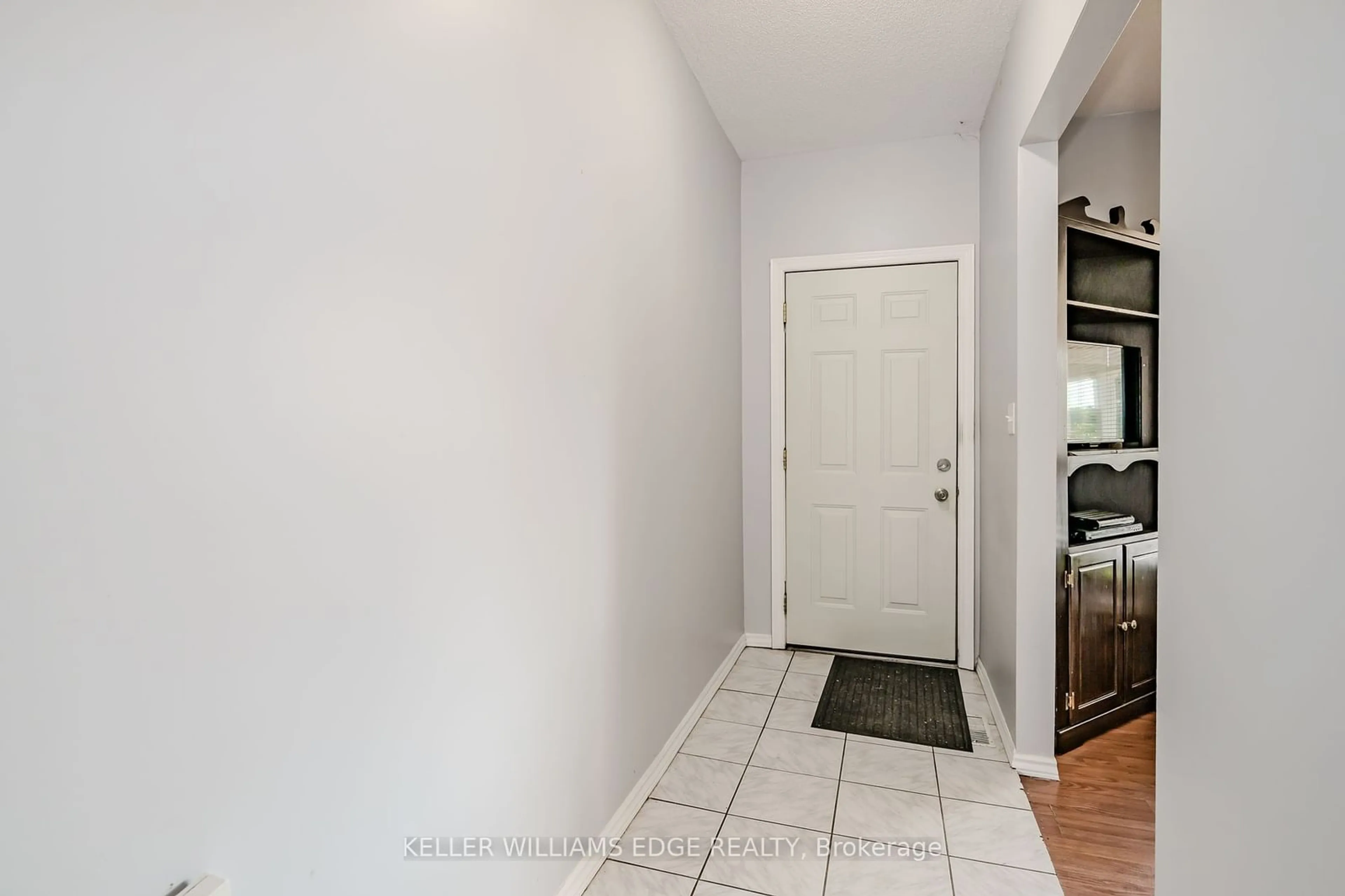 Indoor entryway, not visible floor for 25 Brant St, Hamilton Ontario L8L 4C5