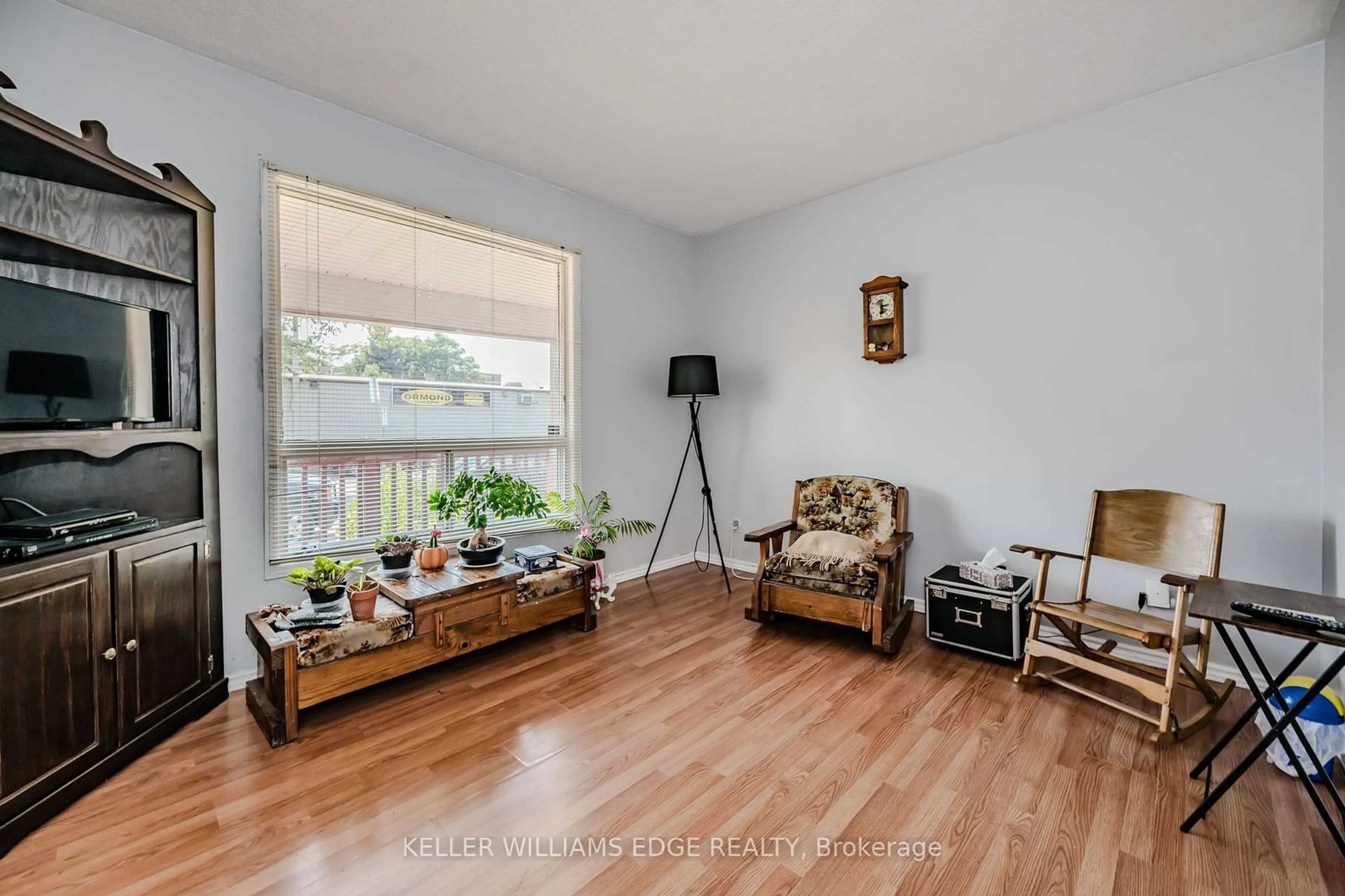 Living room, wood floors for 25 Brant St, Hamilton Ontario L8L 4C5