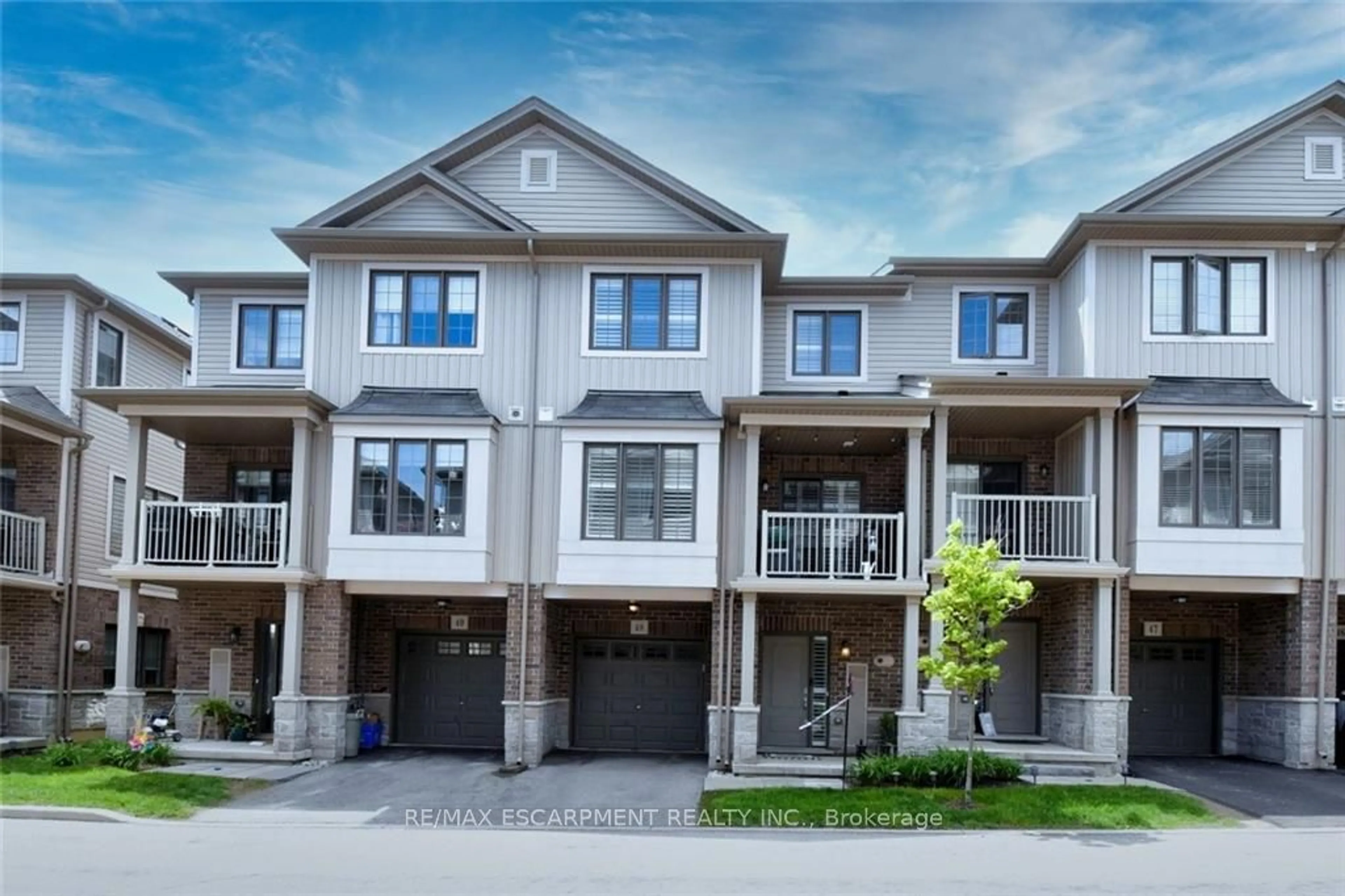 A pic from exterior of the house or condo, the street view for 377 Glancaster Rd #48, Hamilton Ontario L9G 0G4