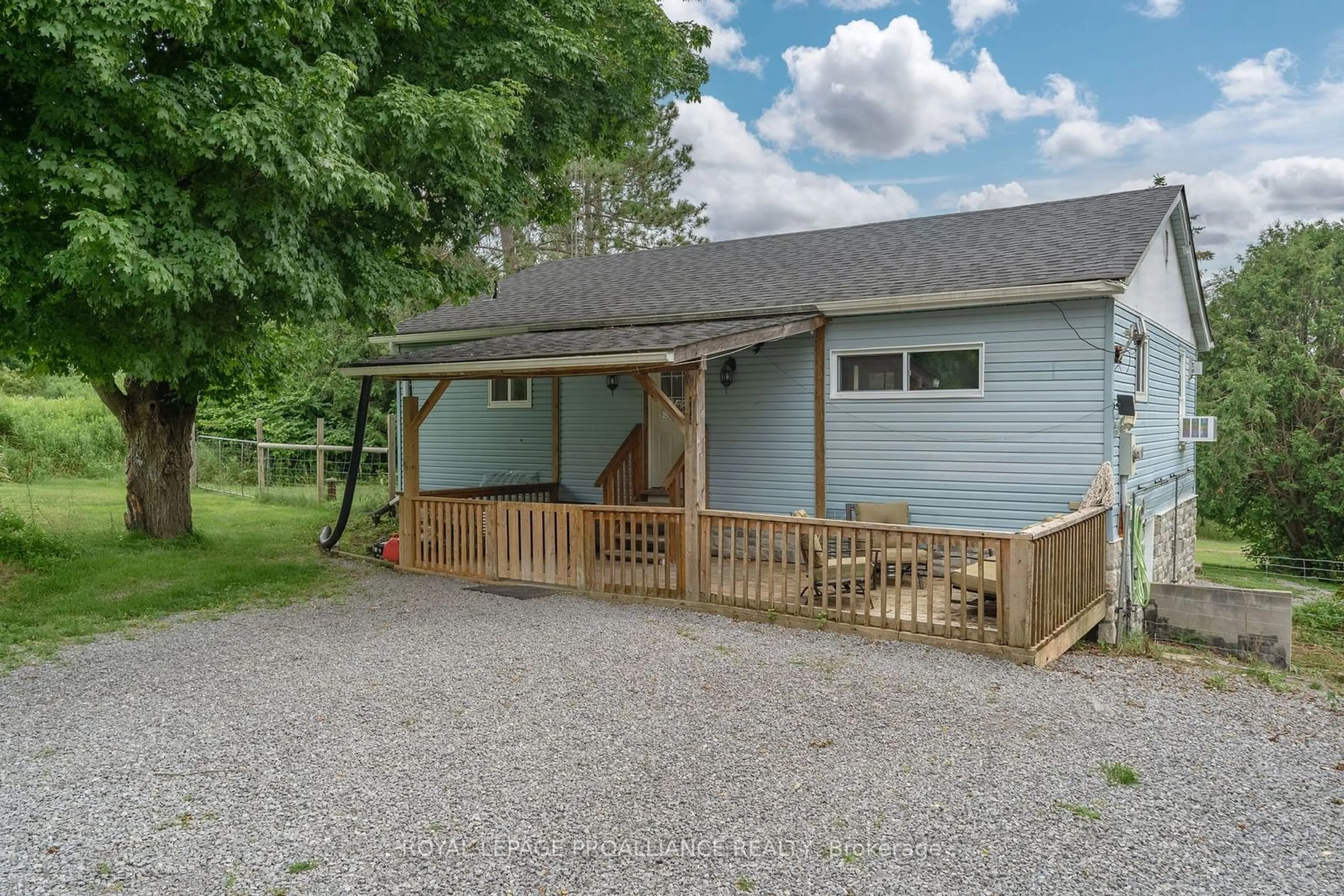 Patio, cottage for 96 Hungerford St, Tweed Ontario K0K 3J0