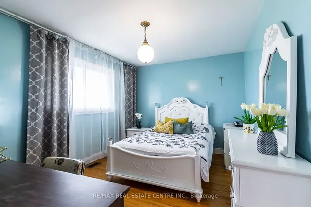 Additional property image - 404 Queenston Rd