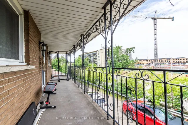 Additional property image - 404 Queenston Rd