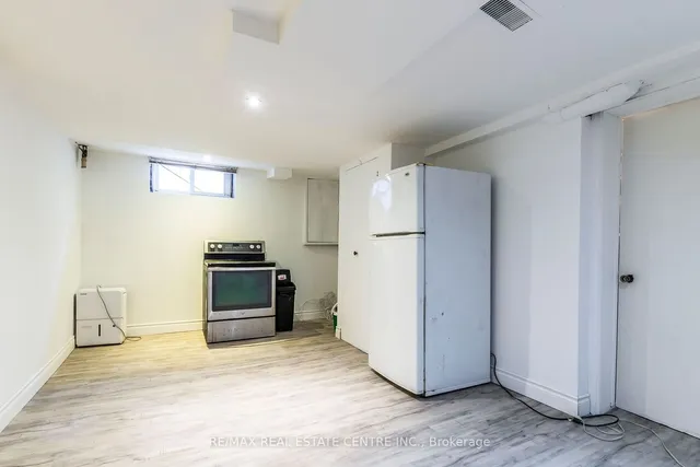 Additional property image - 404 Queenston Rd