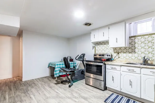 Additional property image - 404 Queenston Rd