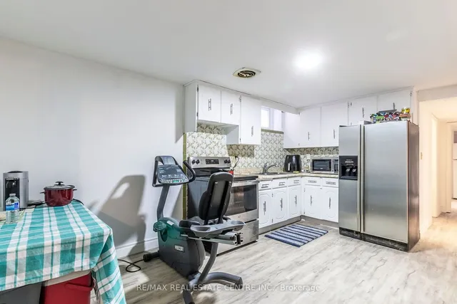 Additional property image - 404 Queenston Rd