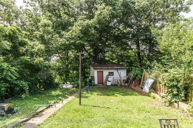 Additional property image - 404 Queenston Rd