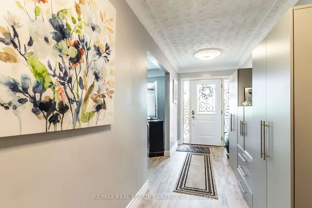 Additional property image - 404 Queenston Rd