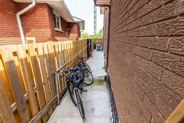 Additional property image - 404 Queenston Rd