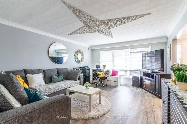 Additional property image - 404 Queenston Rd