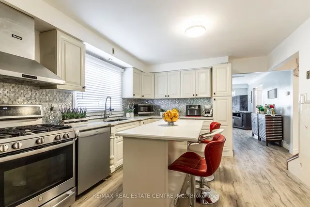 Additional property image - 404 Queenston Rd