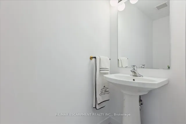 Additional property image - 450 Dundas St Unit 1001
