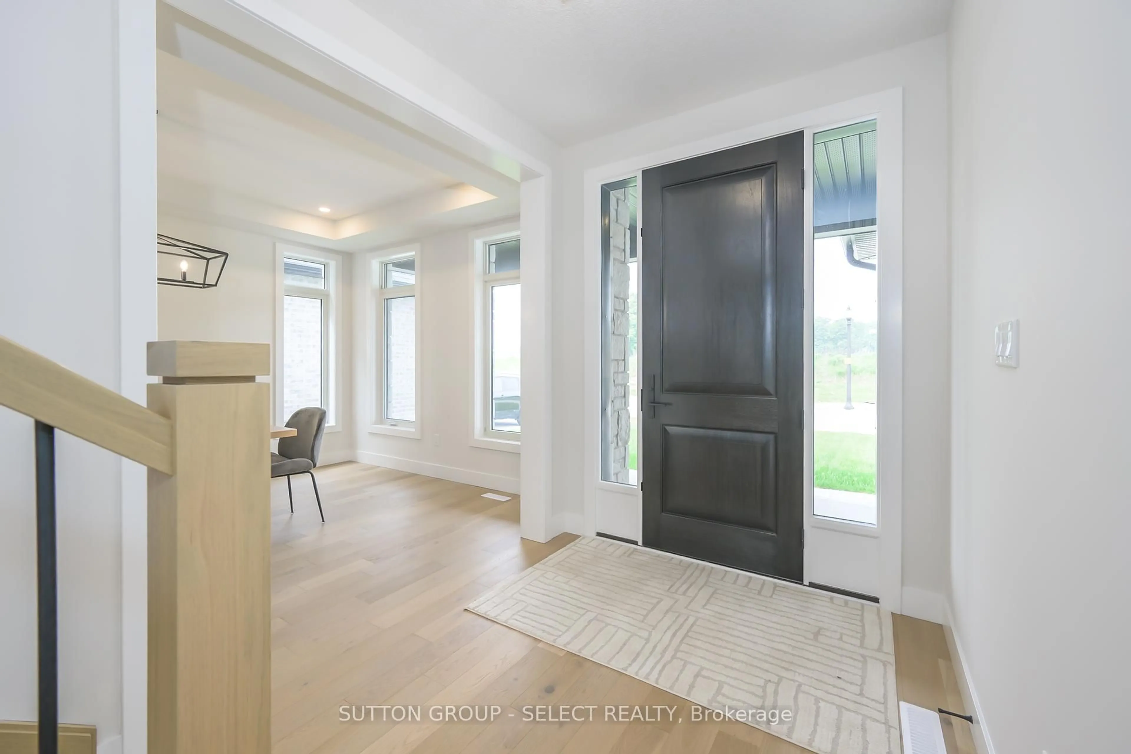 Indoor entryway for 138 HARVEST Lane, Thames Centre Ontario N0L 1G3