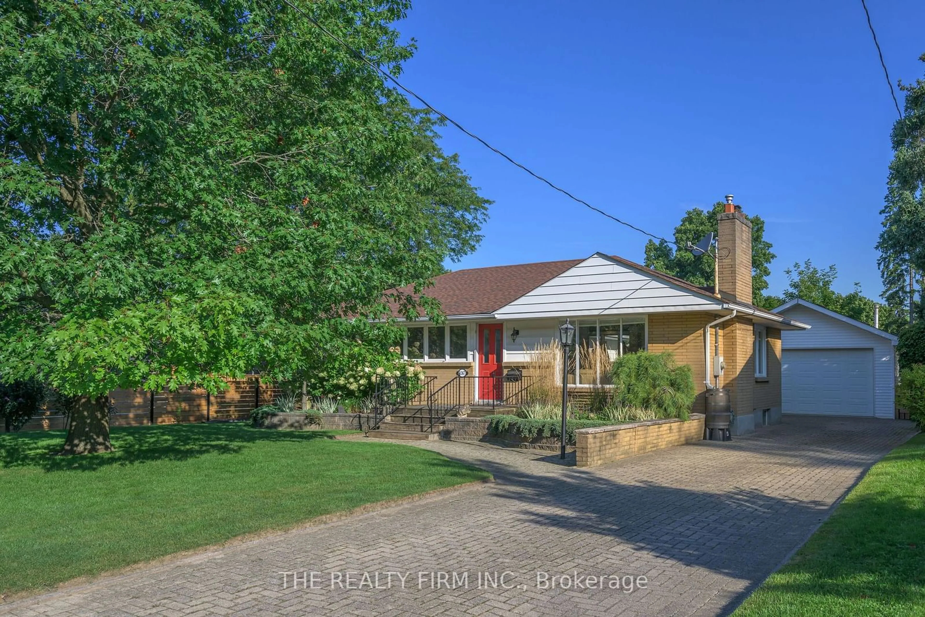 Frontside or backside of a home for 1367 Collingwood Ave, London Ontario N6K 2H2