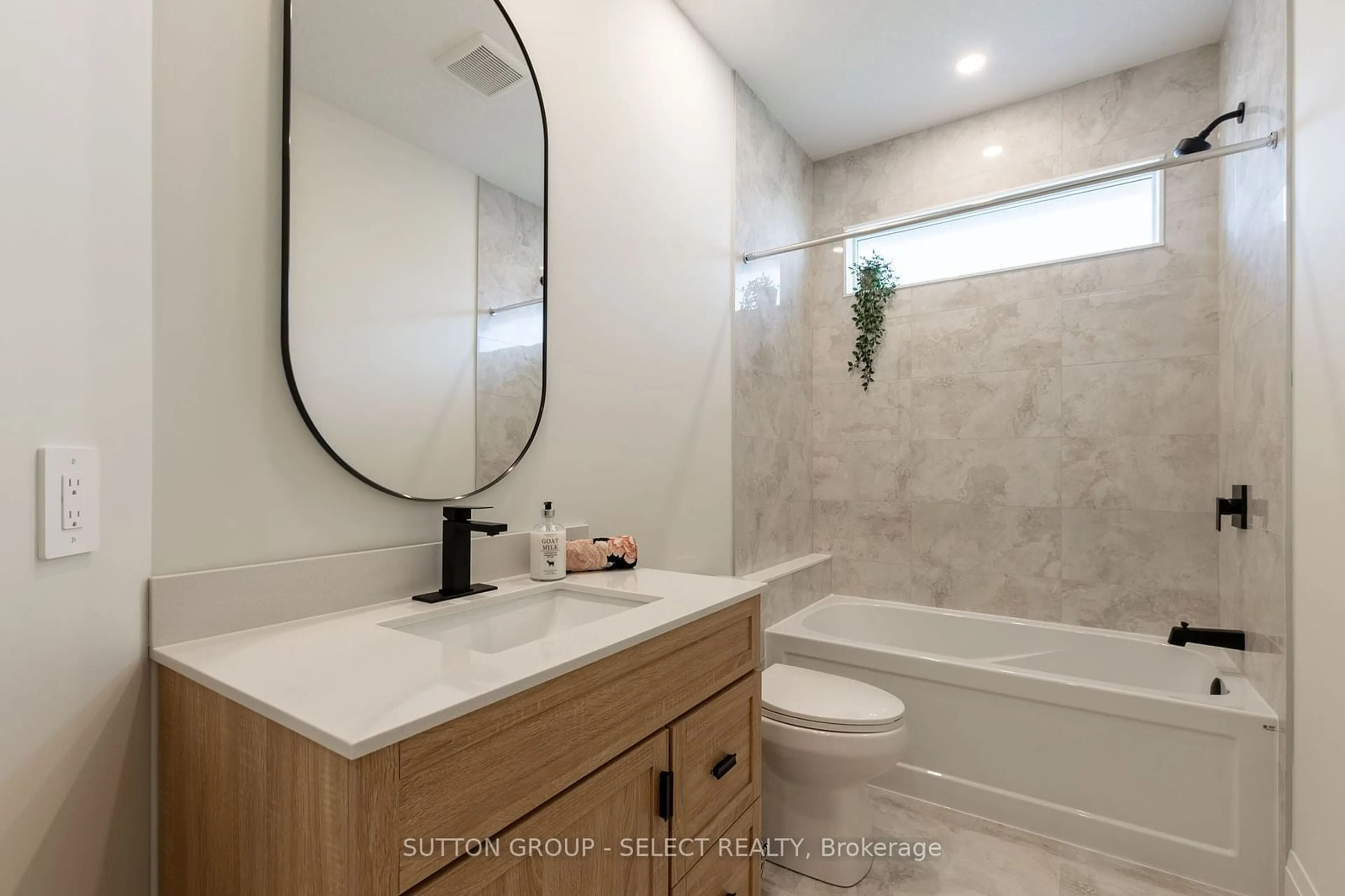 Bathroom, ceramic floors for 16 KELLY Dr, Zorra Ontario N0M 2M0