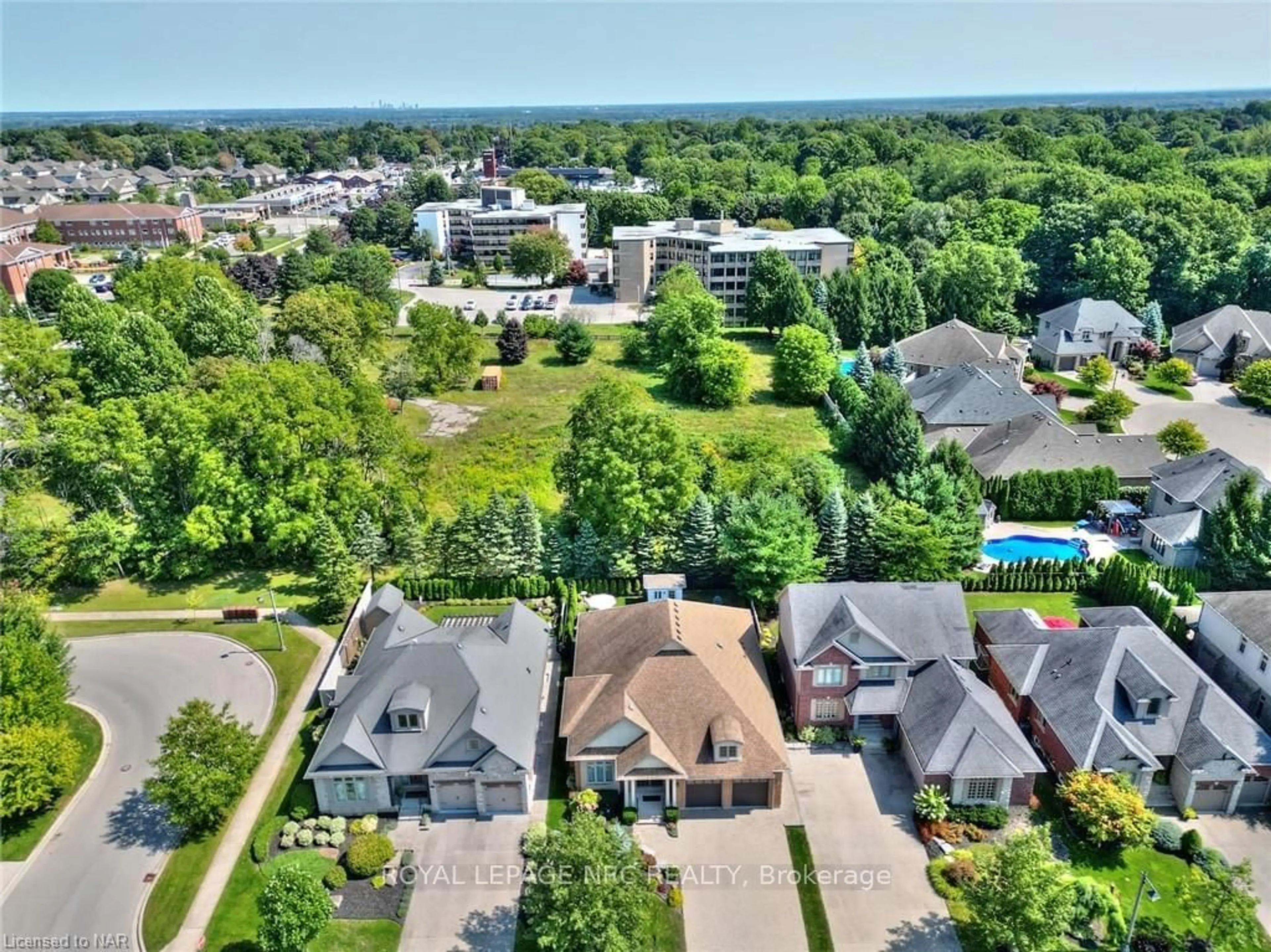 A pic from exterior of the house or condo, the street view for 56 Timmsdale Cres, Pelham Ontario L0S 1E5