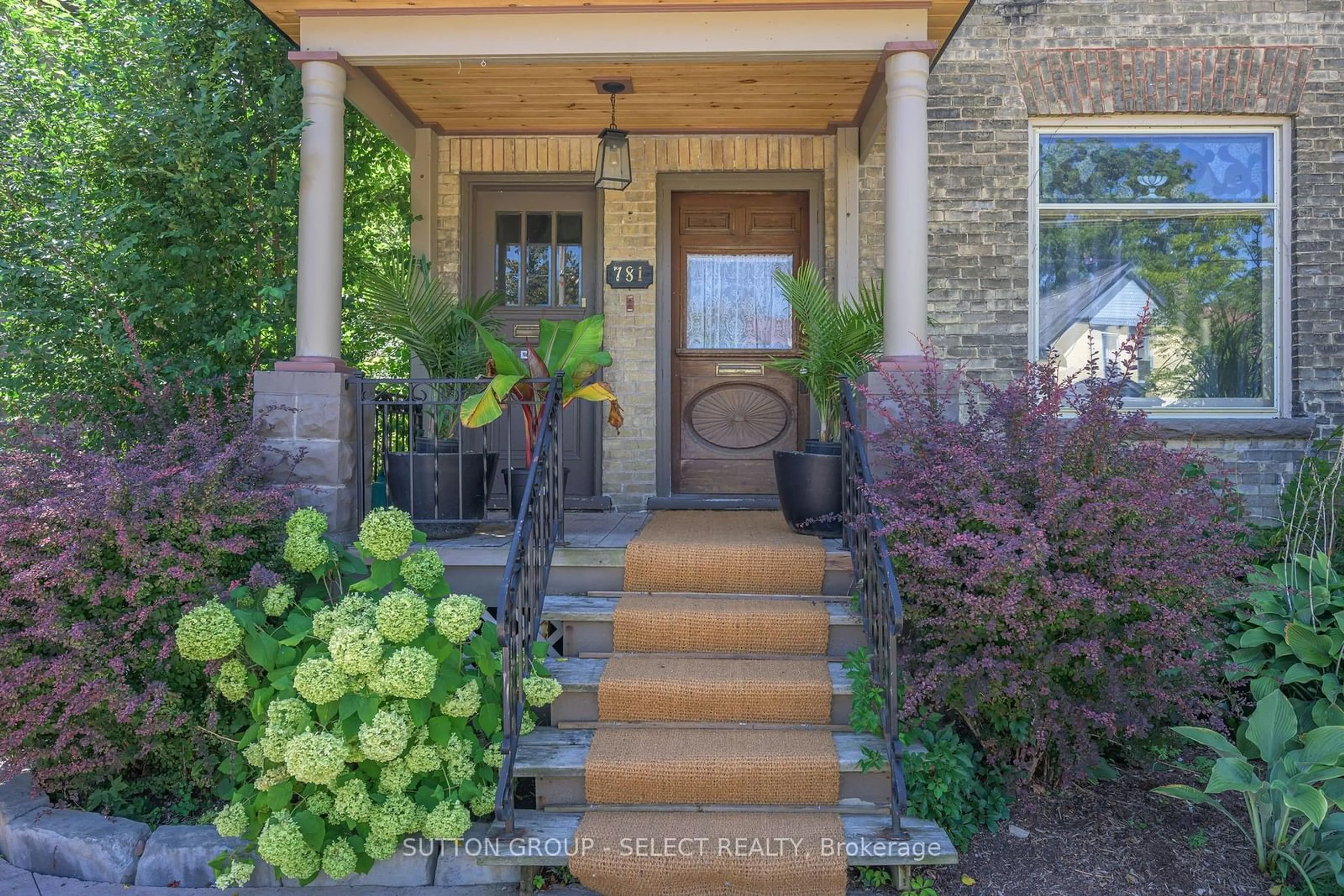 Indoor entryway for 781 Hellmuth Ave, London Ontario N6A 3T6