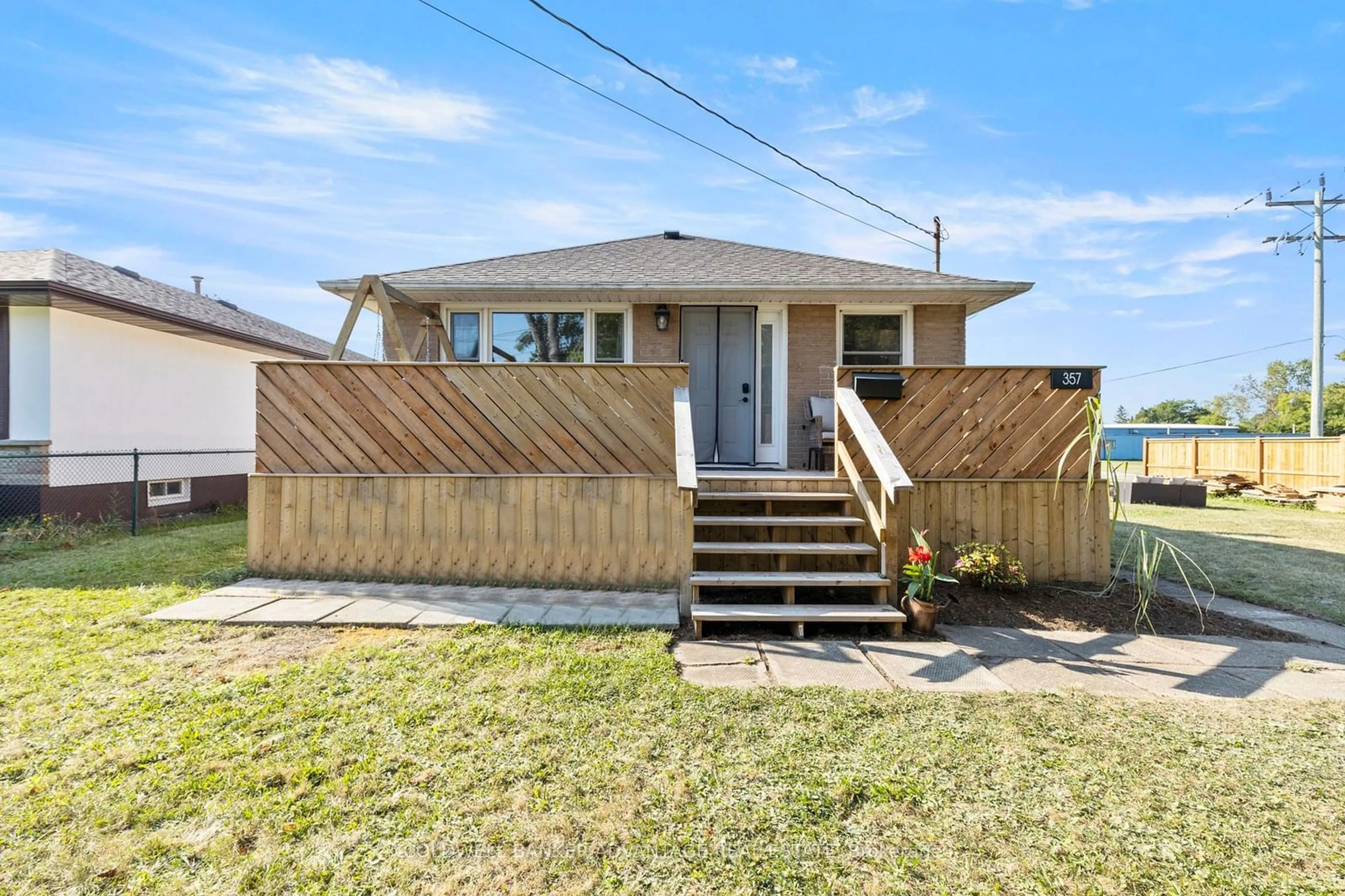 Frontside or backside of a home for 357 Phipps St, Fort Erie Ontario L2A 2V7