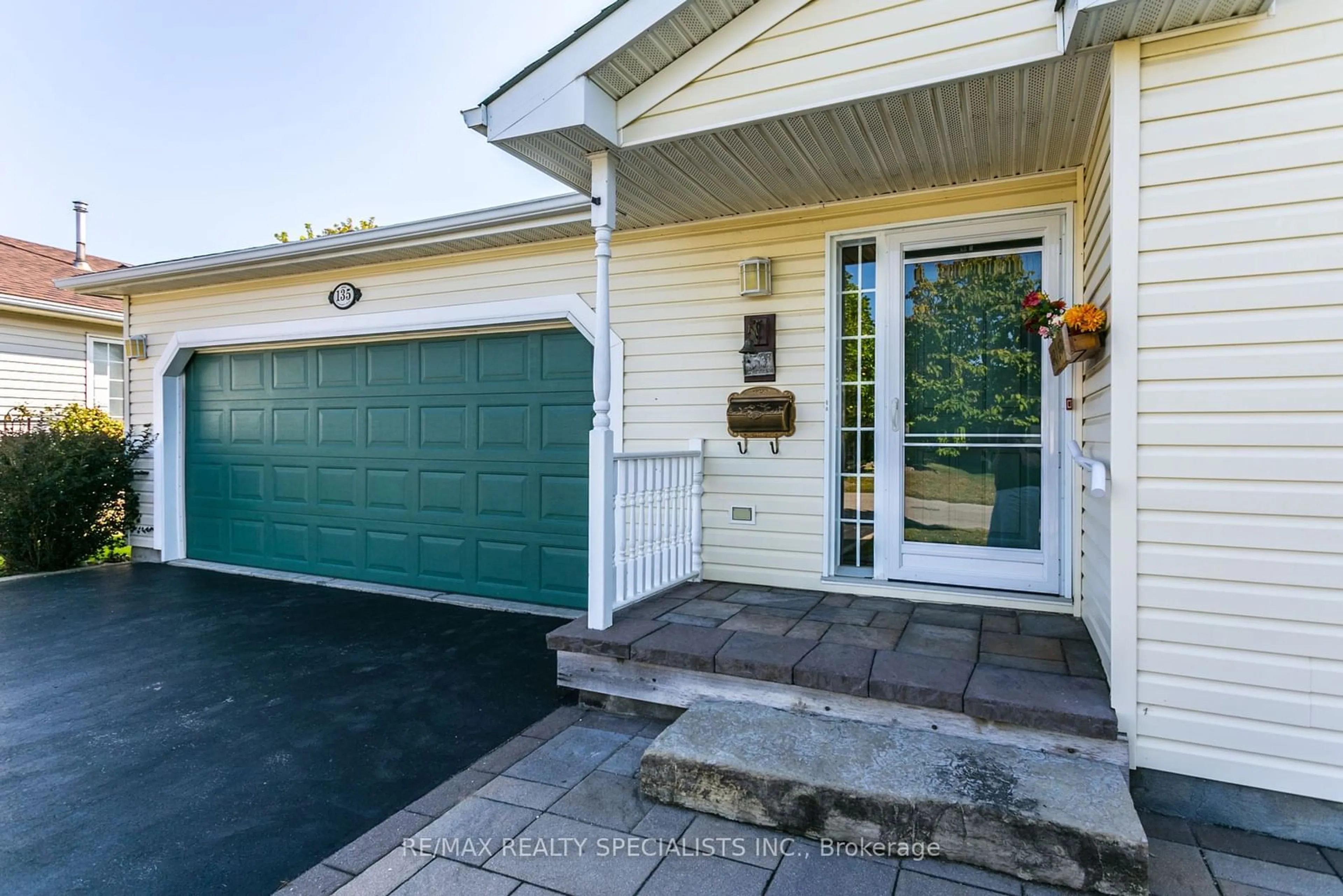 Home with vinyl exterior material, street for 135 Glenariff Dr, Hamilton Ontario L8B 1A5