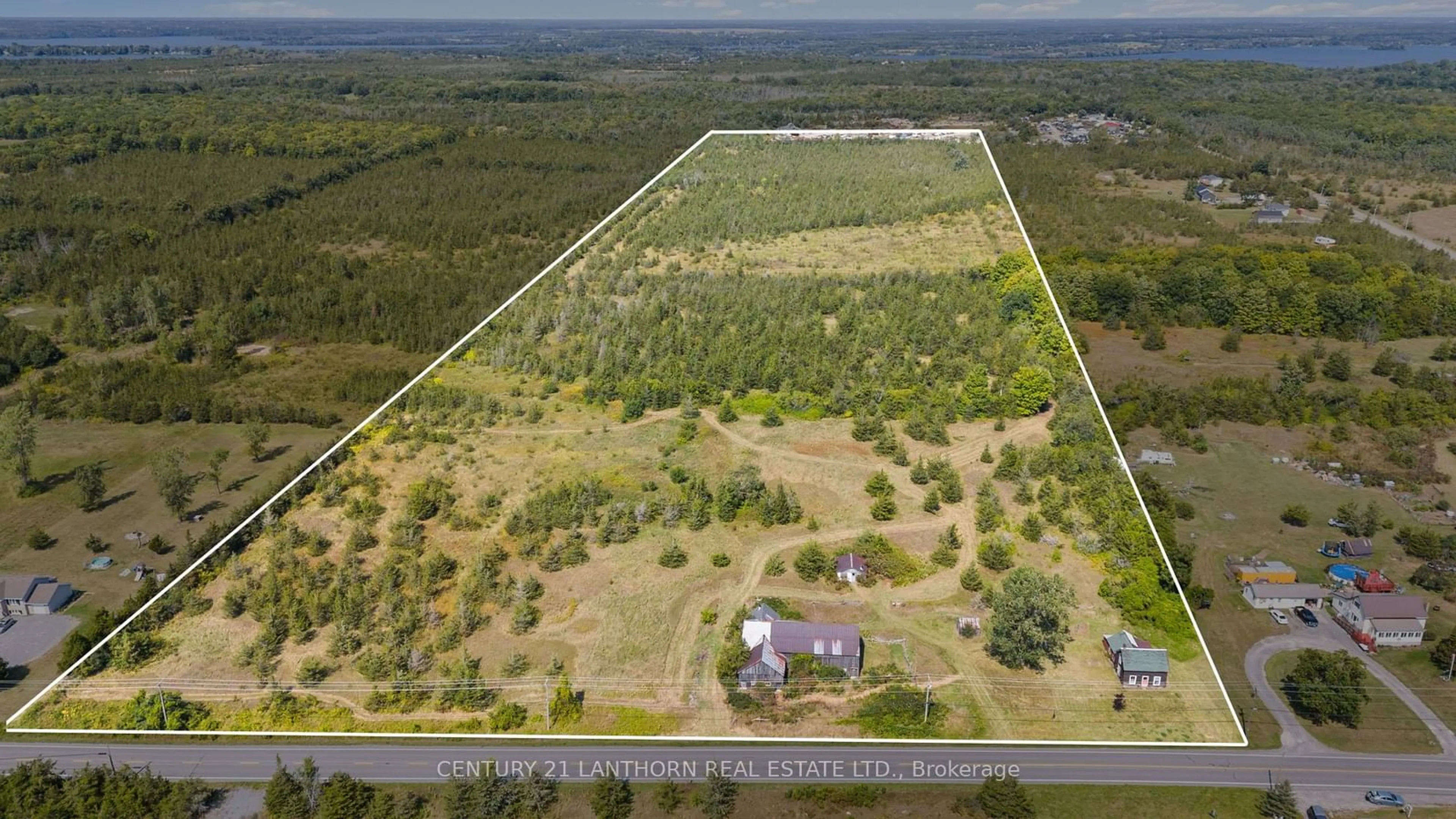 Fenced yard for 1677 County 8 Rd, Prince Edward County Ontario K0K 2T0