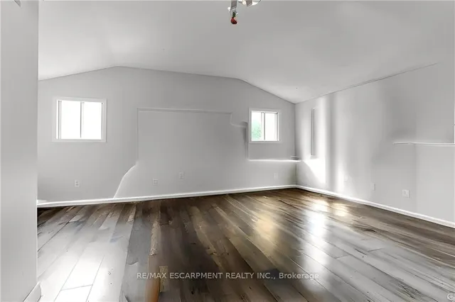 Additional property image - 15 Agnes St