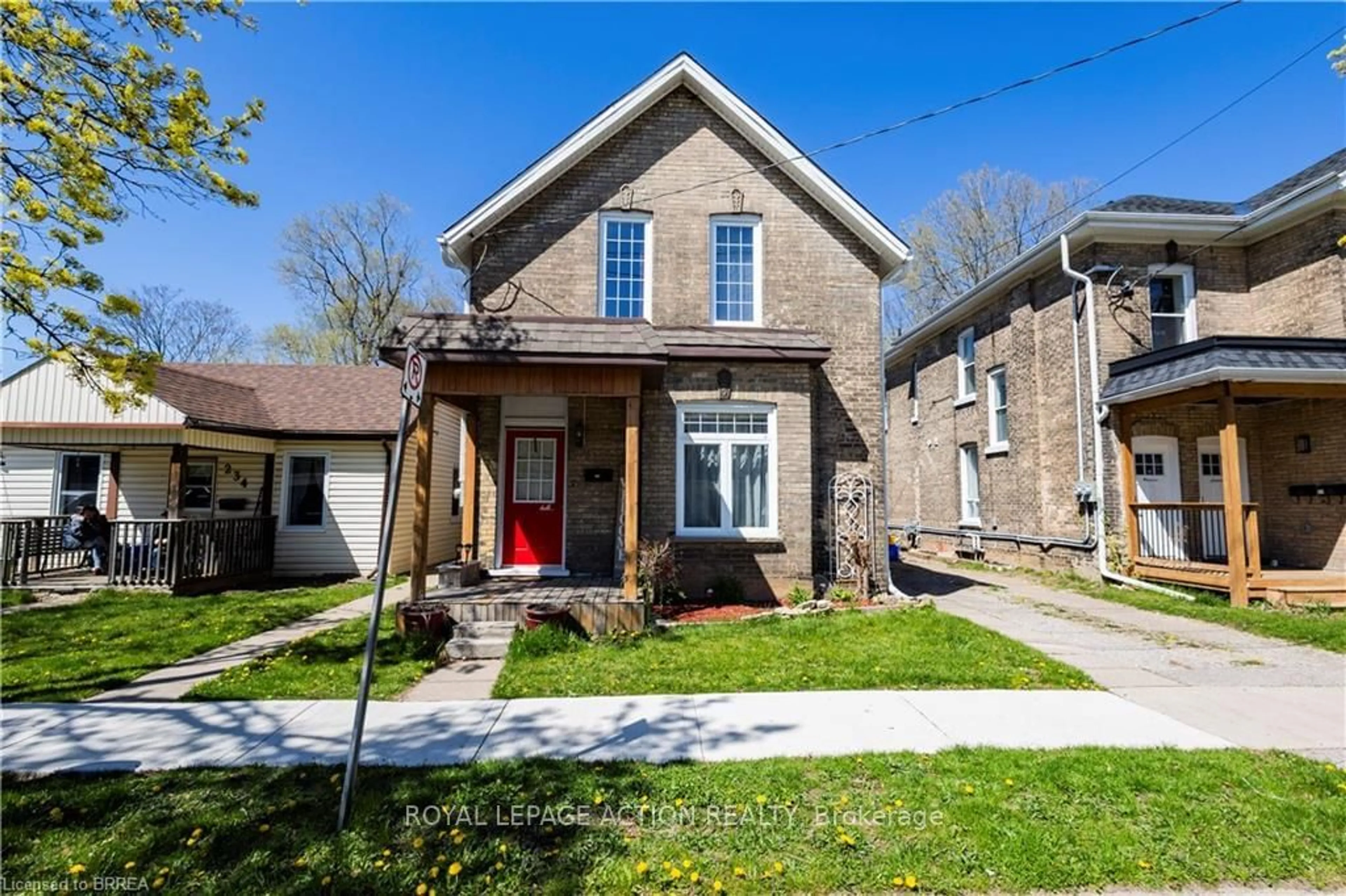 Frontside or backside of a home, the street view for 236 Darling St, Brantford Ontario N3S 3X2