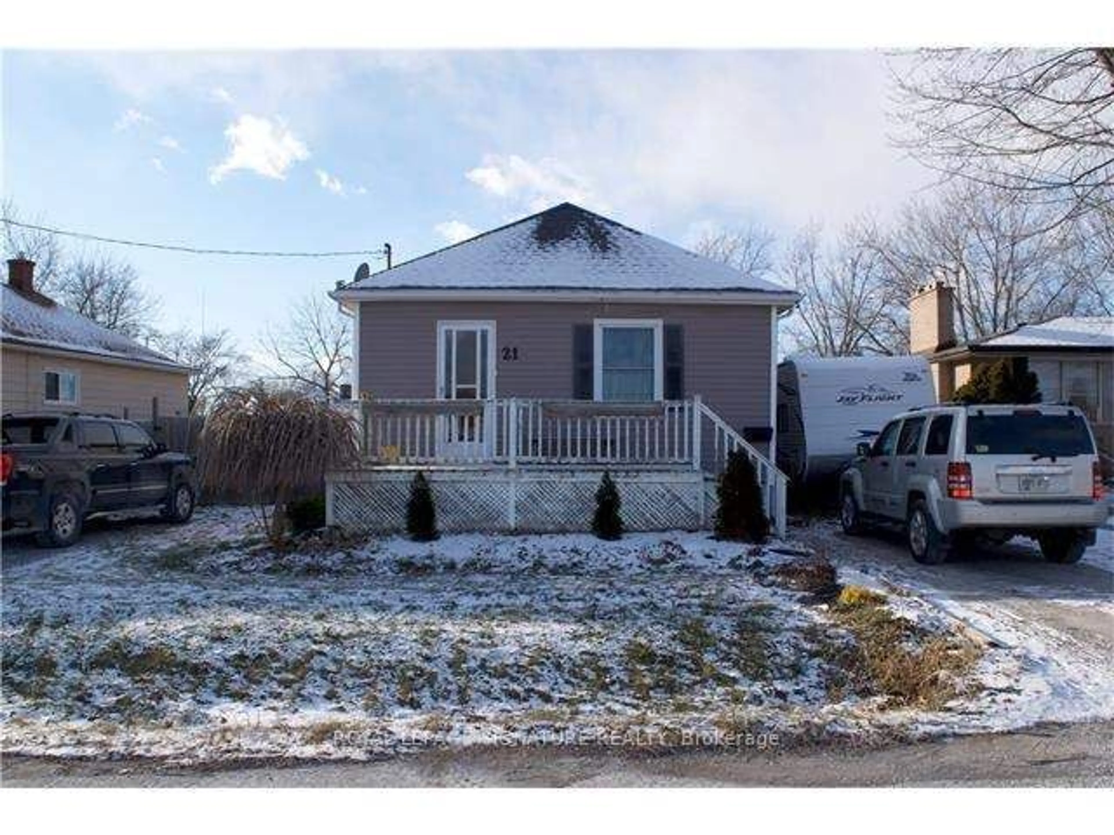 Frontside or backside of a home, cottage for 21 Rice Rd, Welland Ontario L3C 2V4