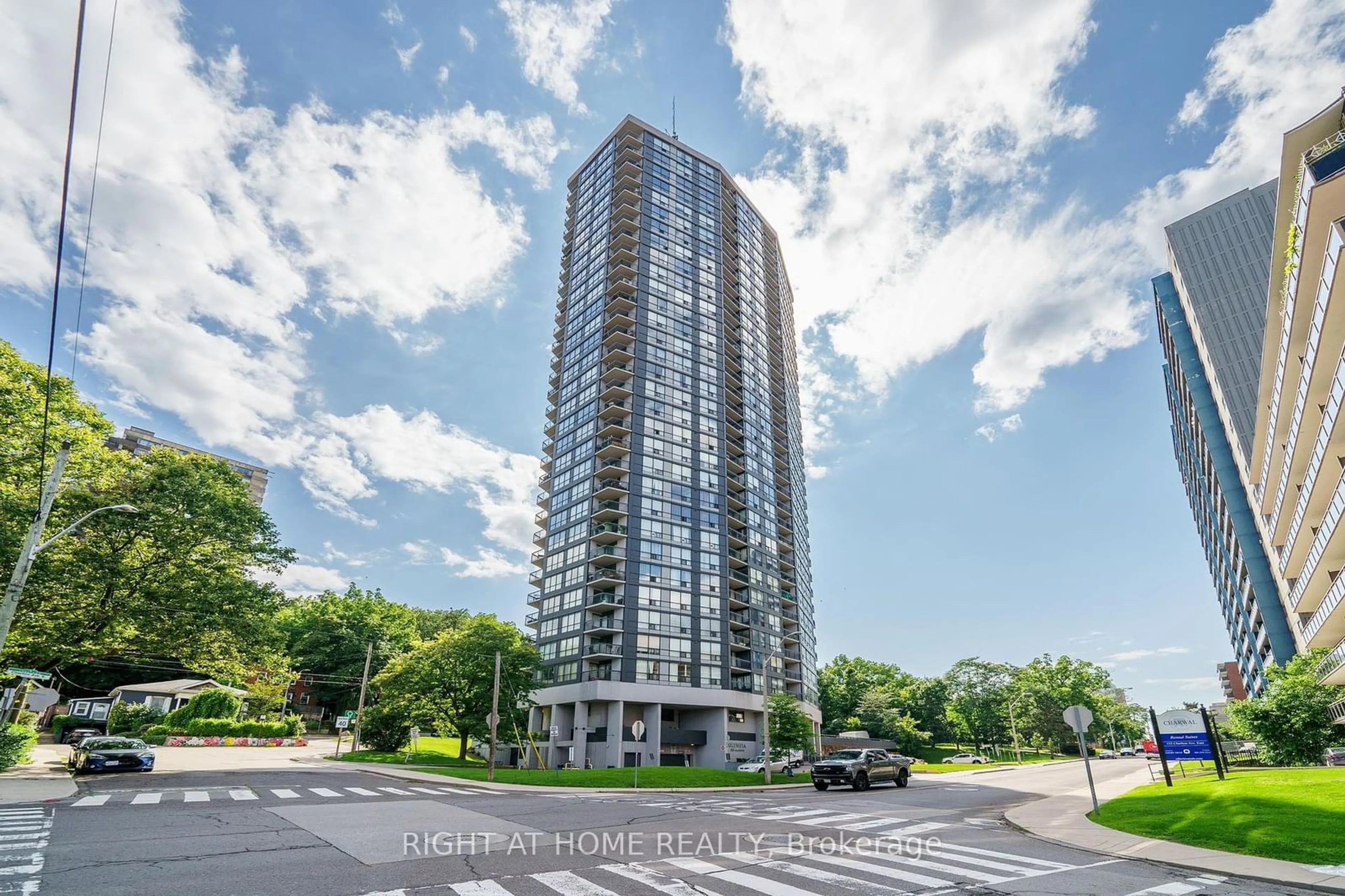 A pic from exterior of the house or condo, the front or back of building for 150 Charlton Ave #2907, Hamilton Ontario L8N 3X3