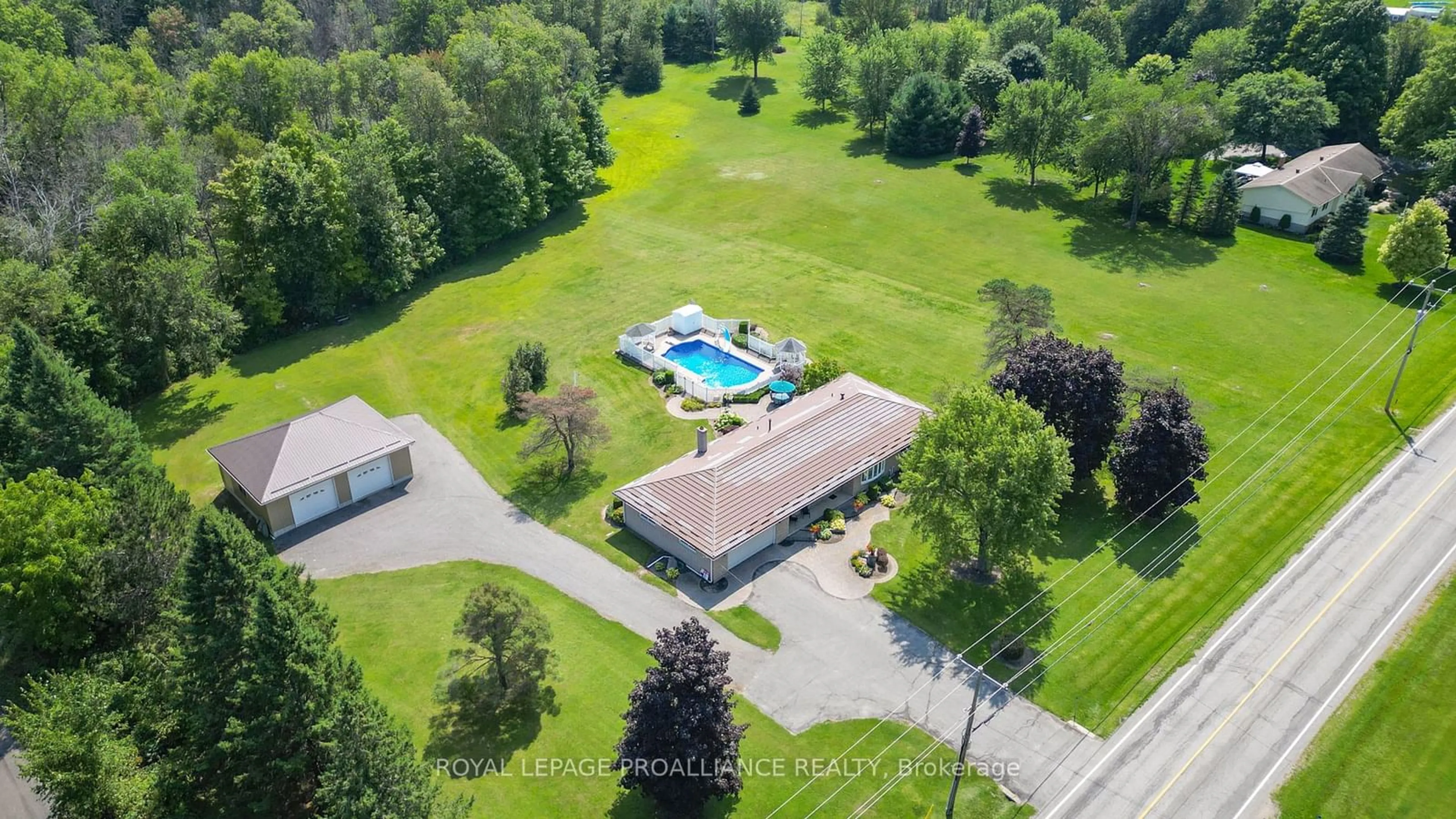 Indoor or outdoor pool for 142 Old Madoc Rd, Belleville Ontario K0K 2B0