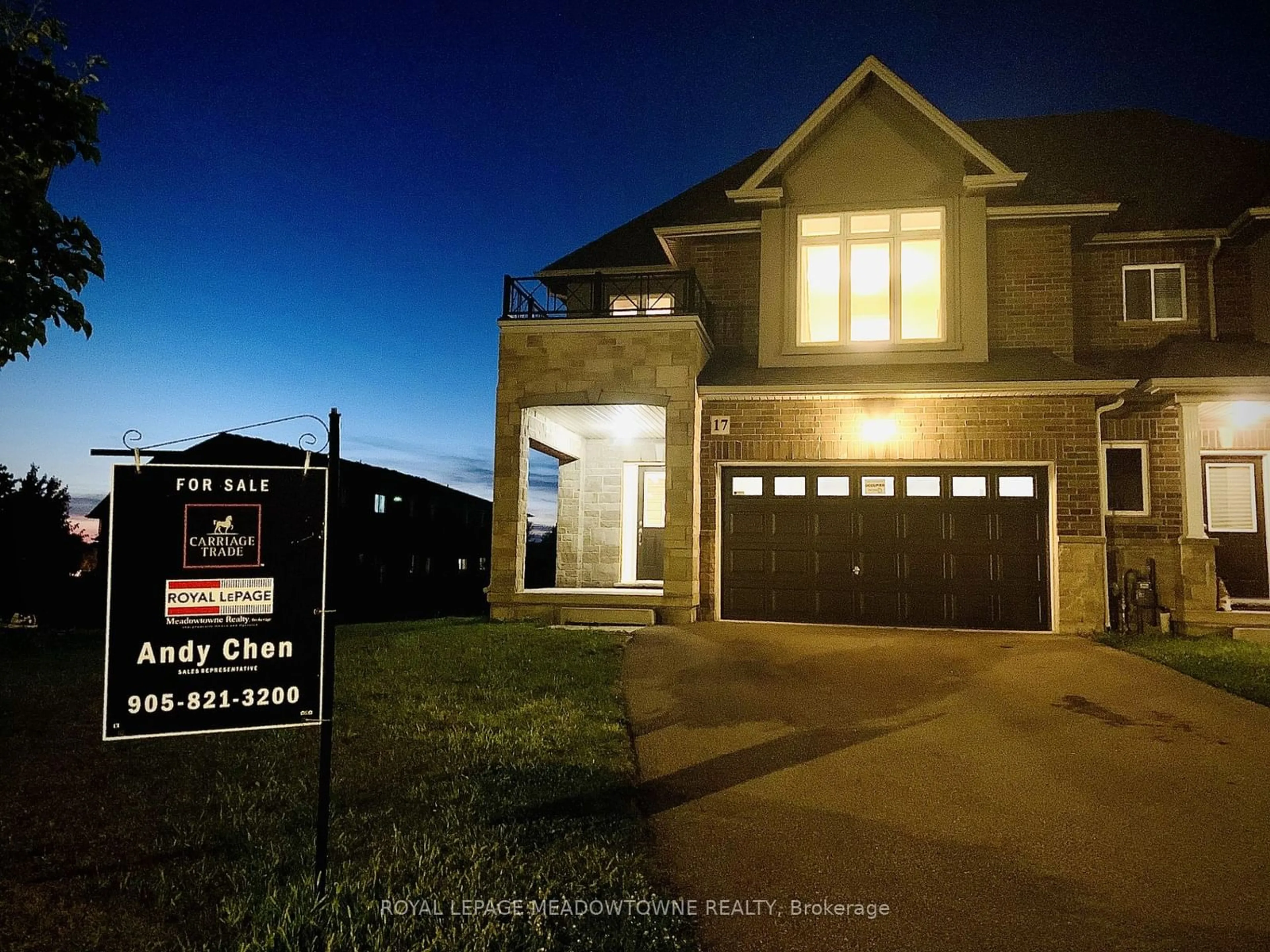 Frontside or backside of a home for 17 Pinot Cres, Hamilton Ontario L8E 0J8