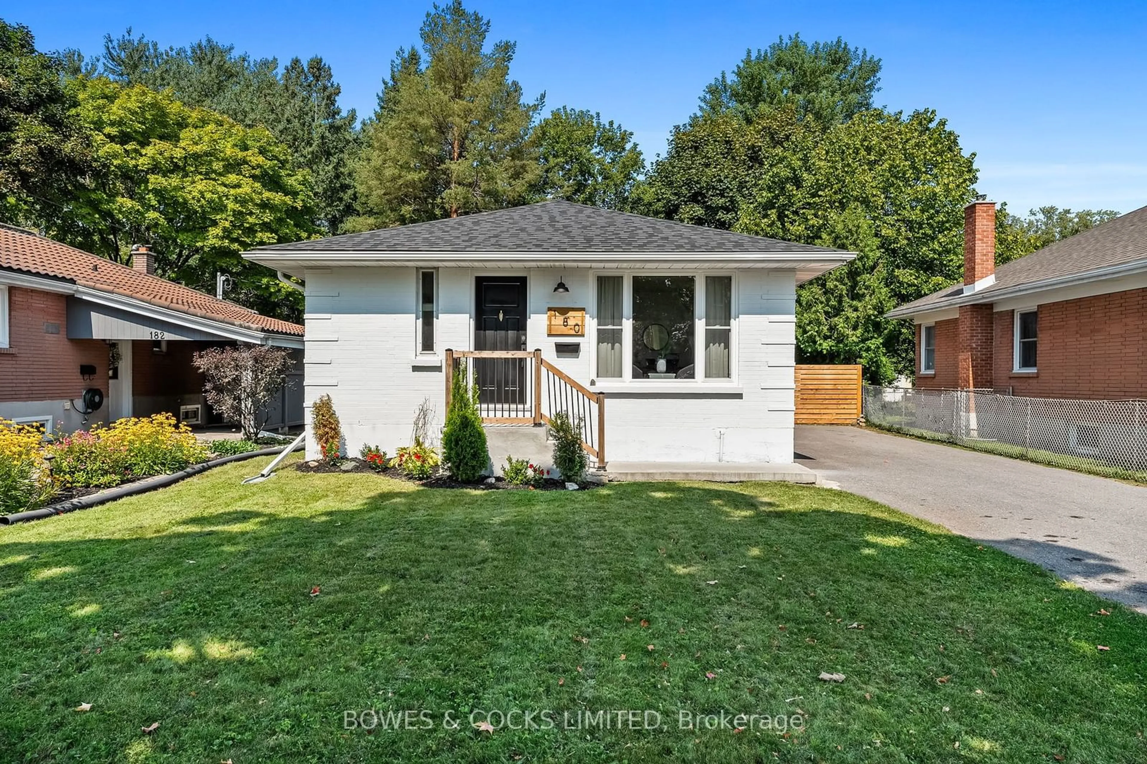 Frontside or backside of a home for 180 McClennan St, Peterborough Ontario K9H 5H7