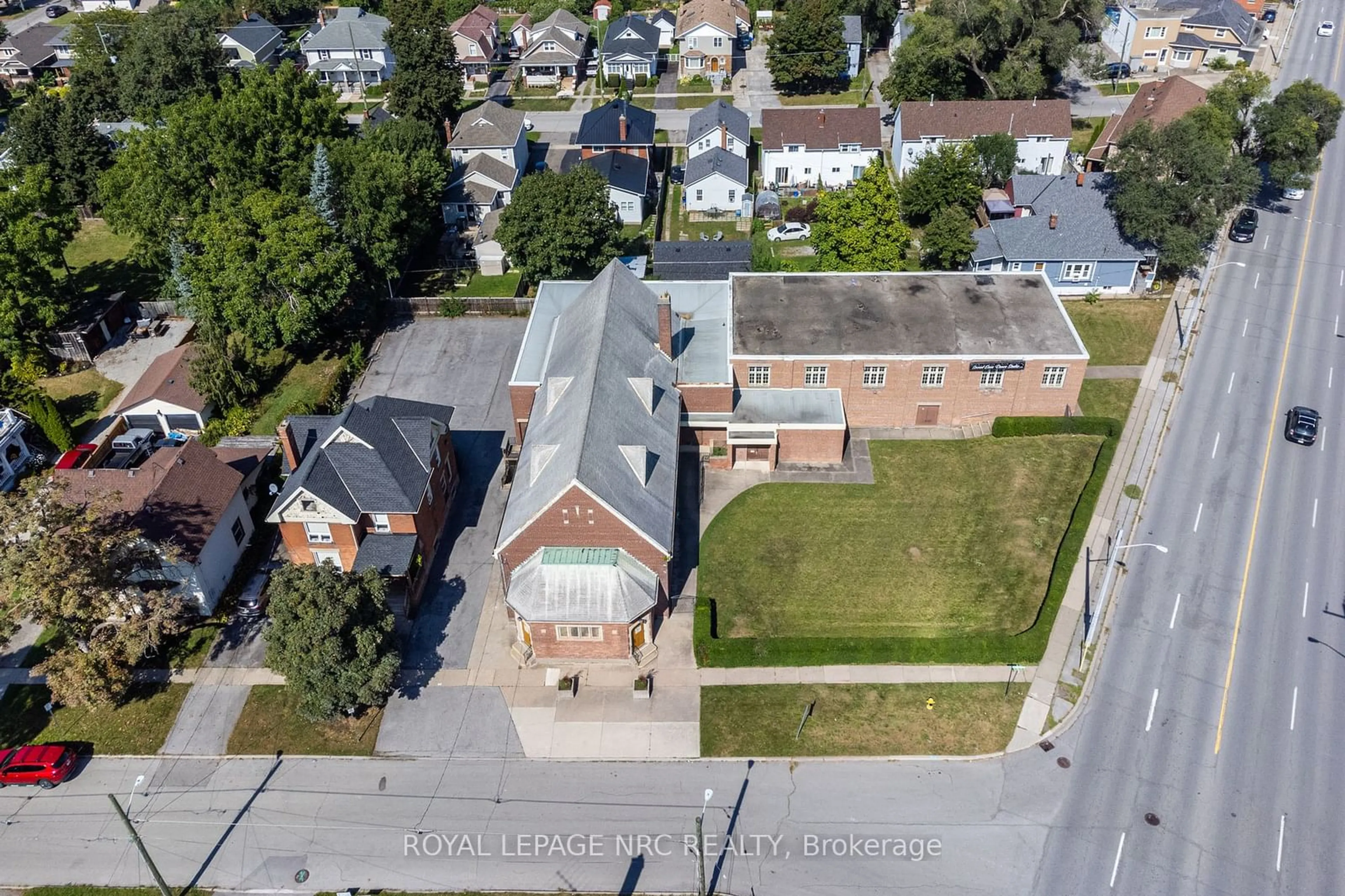 Frontside or backside of a home, the street view for 103 Maple St, St. Catharines Ontario L2R 2B4