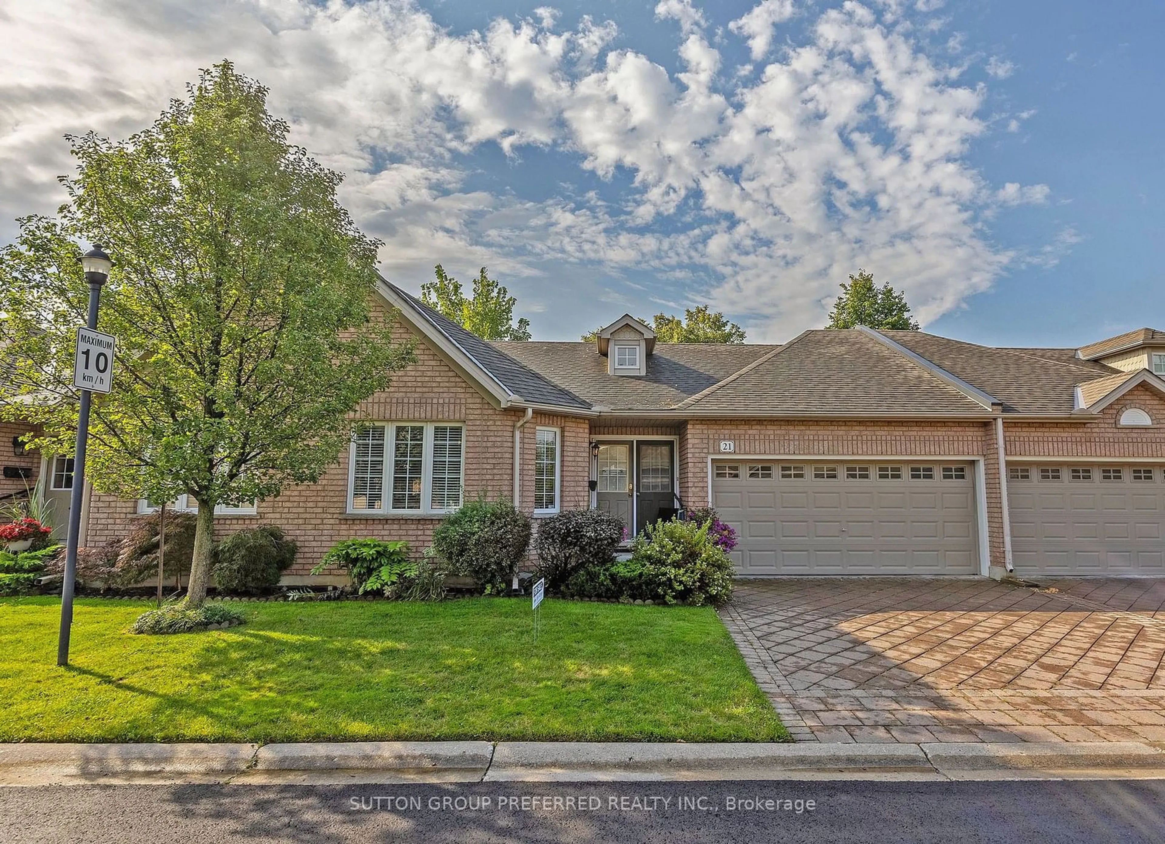 A pic from exterior of the house or condo, the street view for 638 Wharncliffe Rd #21, London Ontario N6J 2N4