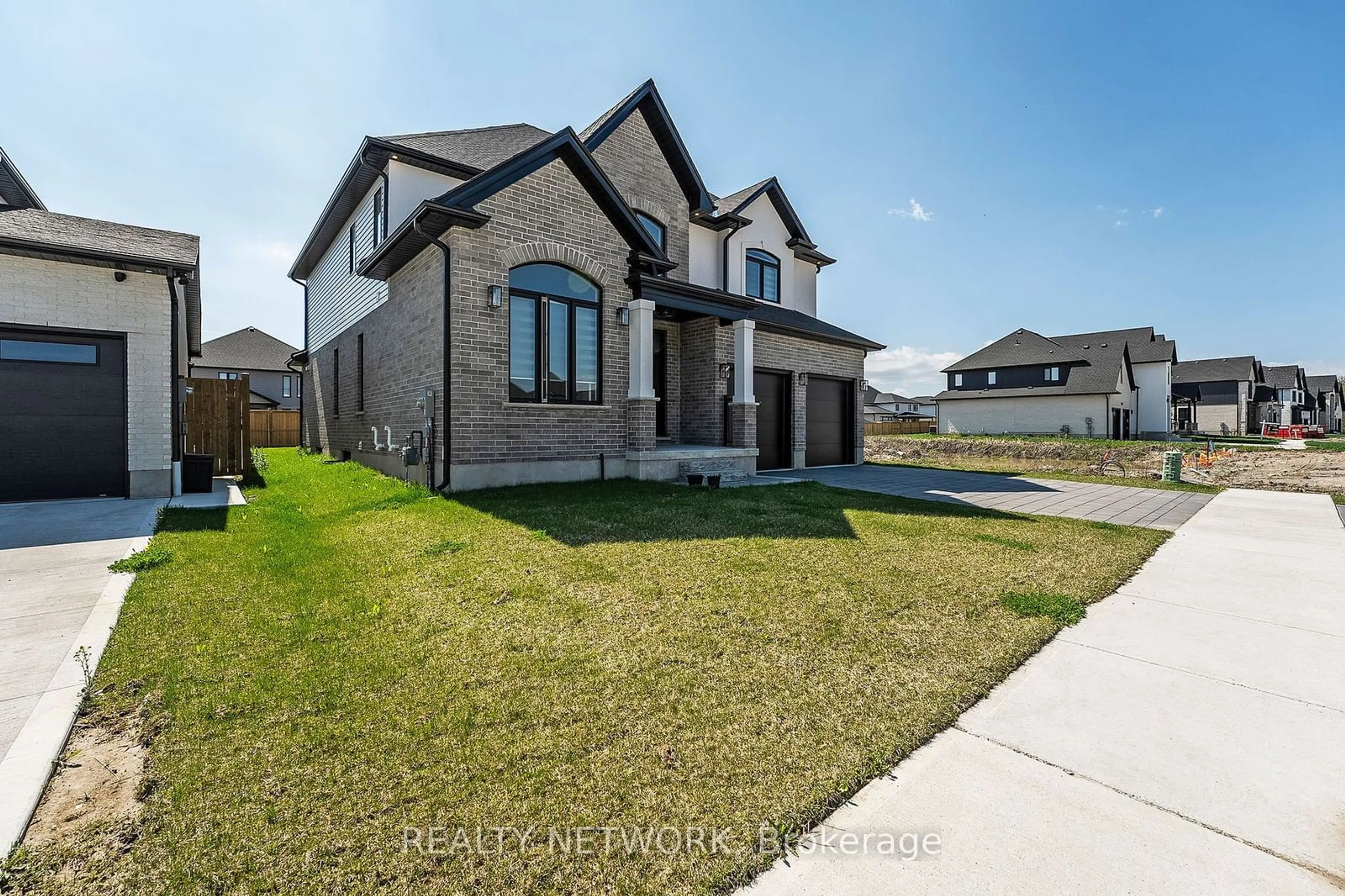 Frontside or backside of a home, the street view for 7266 Silver Creek Circ, London Ontario N6P 0G9