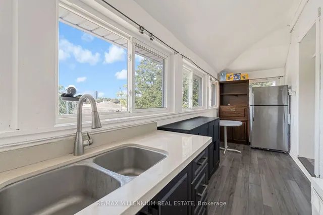 Additional property image - 285 BORDEN Ave