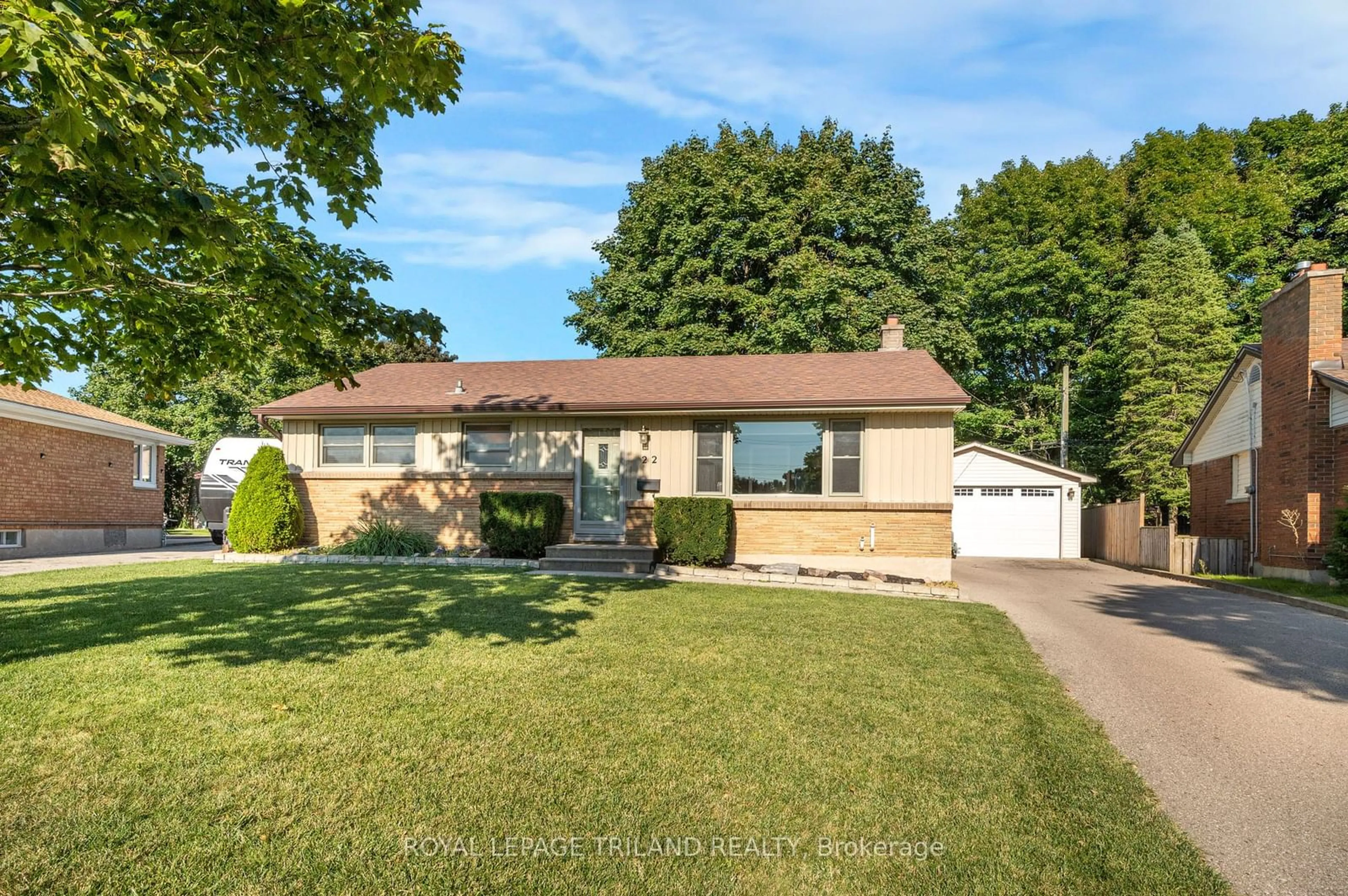 Frontside or backside of a home for 22 Breton Park Cres, London Ontario N5W 1N1