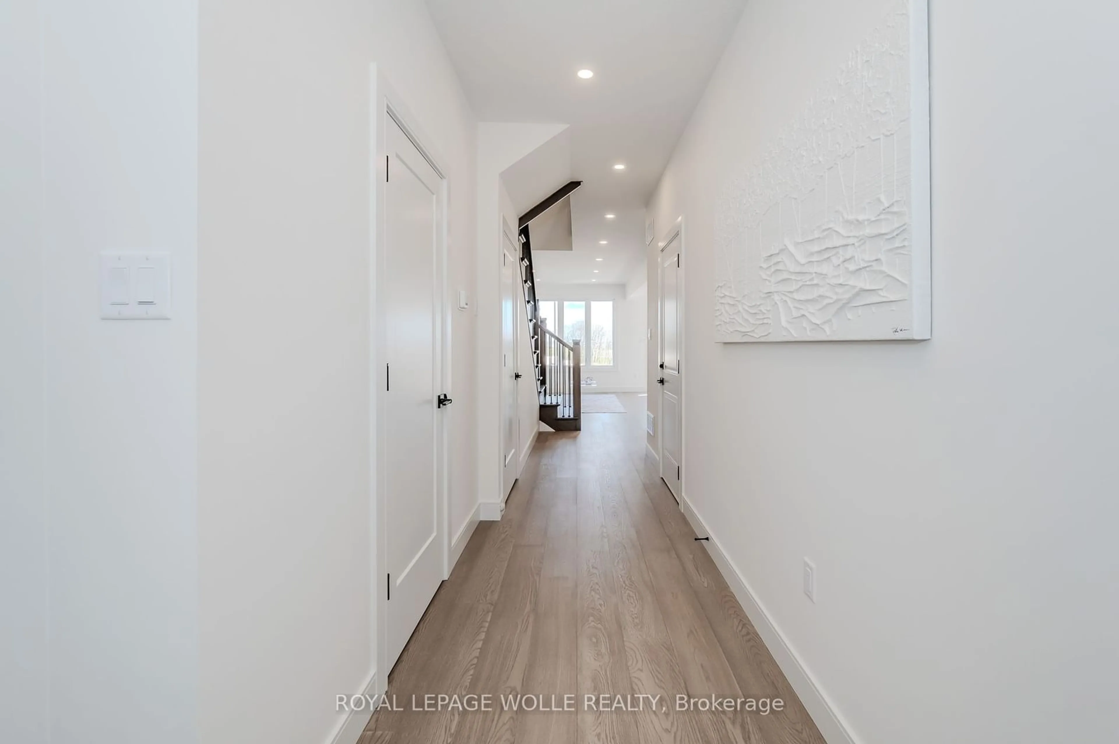 Indoor entryway for 38 Walker Rd, Ingersoll Ontario N5C 4H3