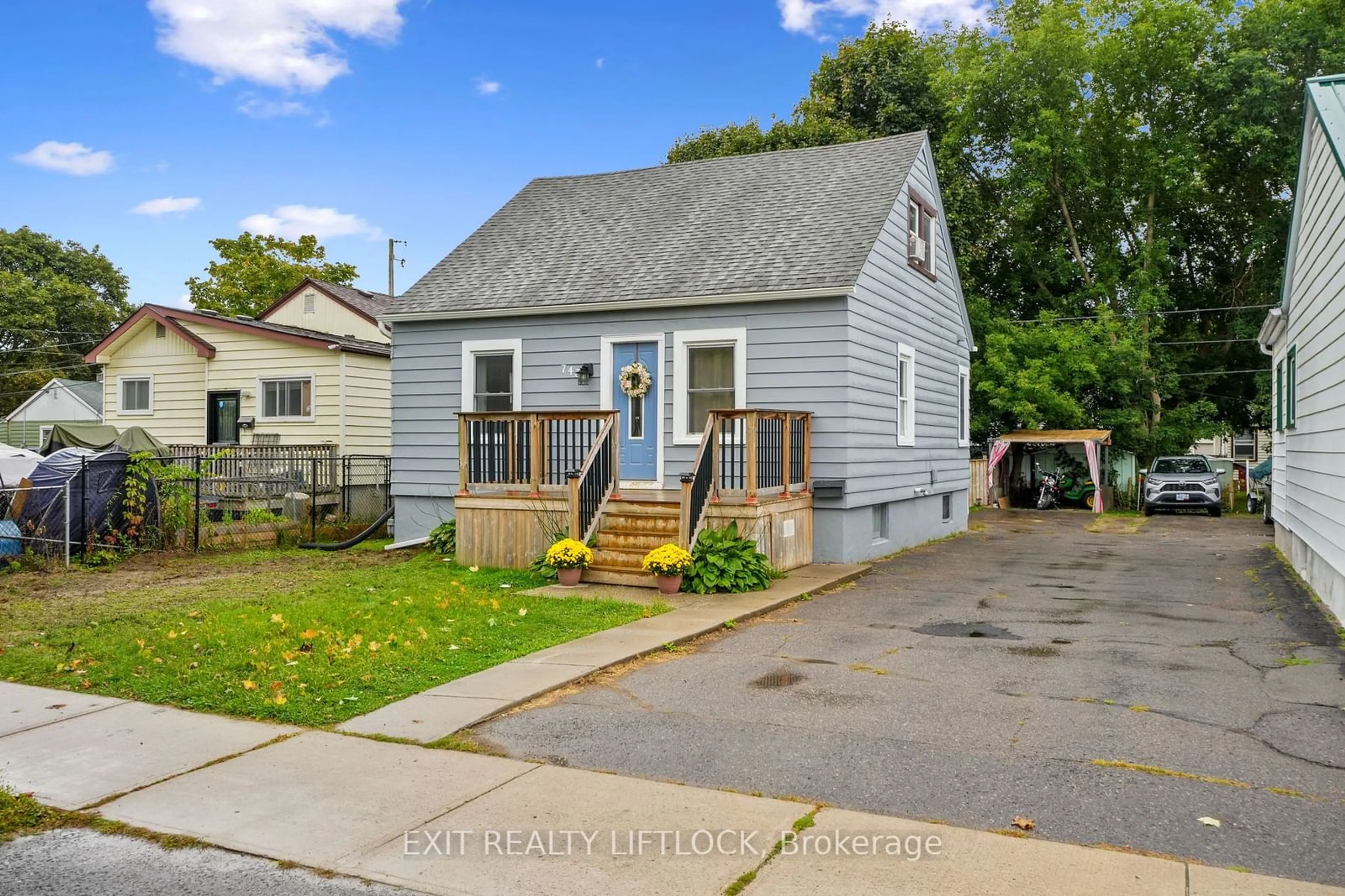 Frontside or backside of a home, cottage for 743 Brown St, Peterborough Ontario K9J 4K9