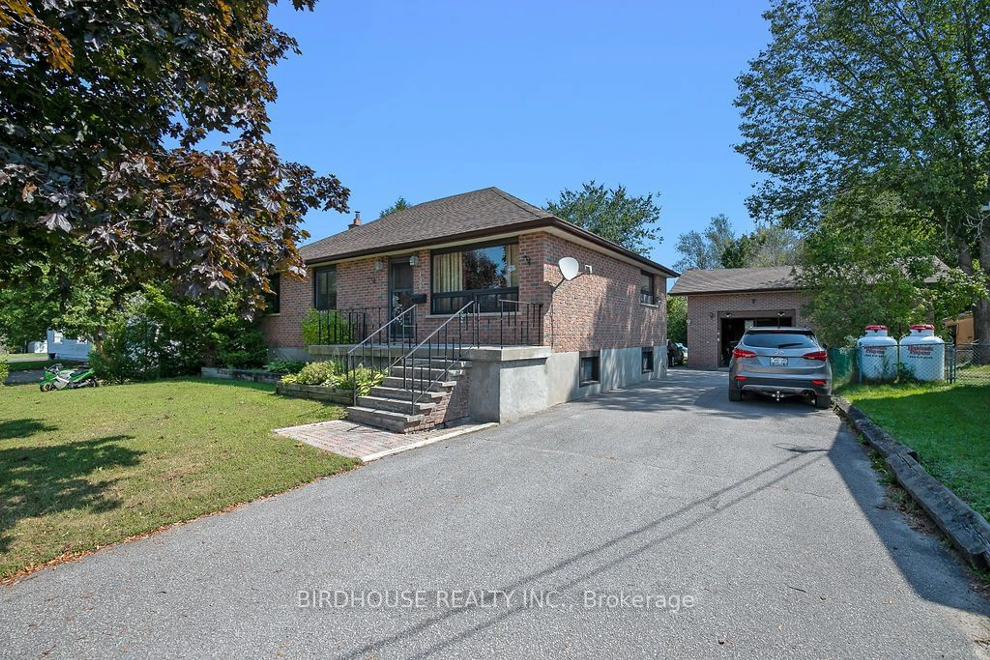 Frontside or backside of a home for 139 Murray St, Kawartha Lakes Ontario K0M 1N0