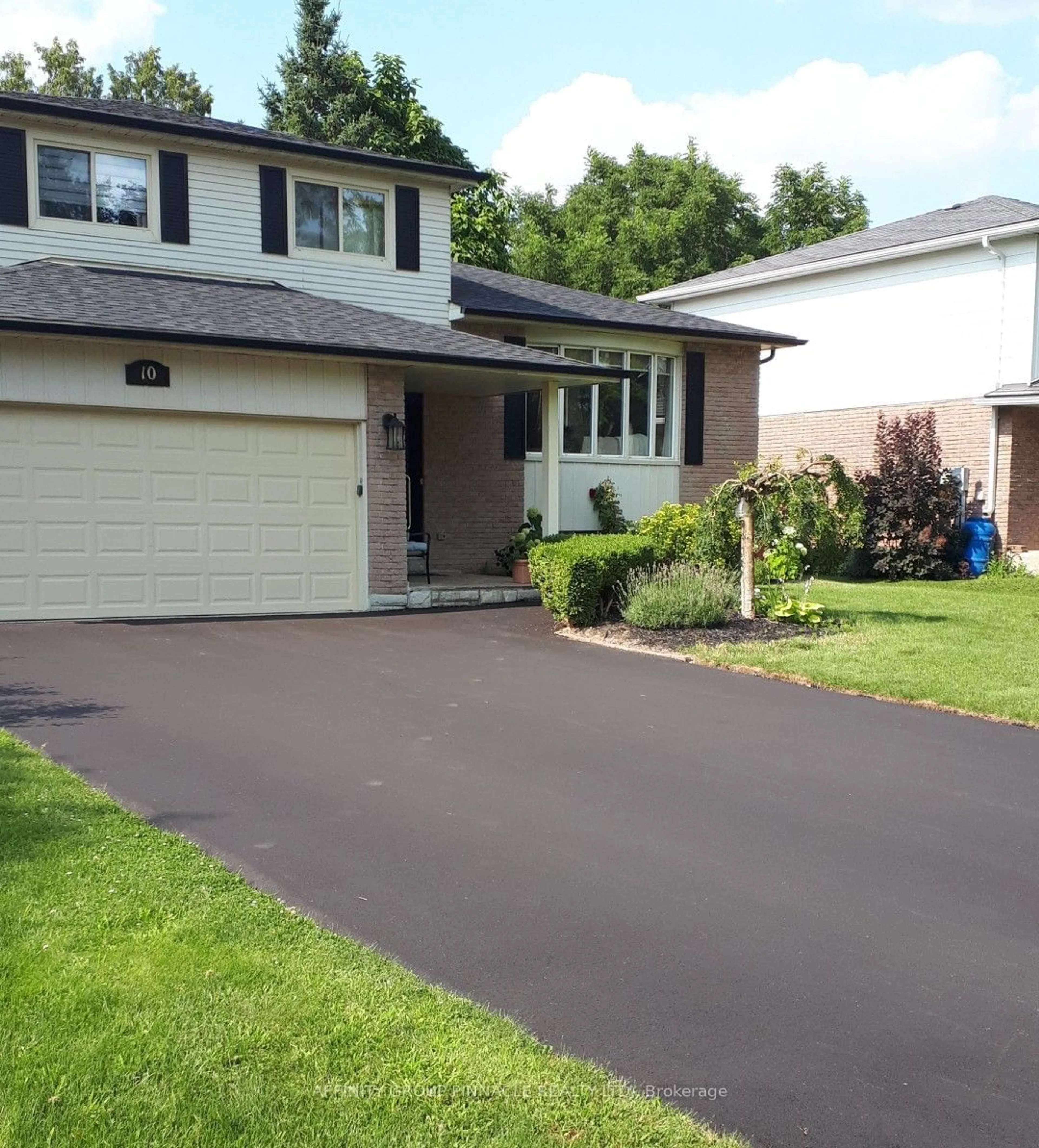 Home with vinyl exterior material for 10 McDonagh Dr, Kawartha Lakes Ontario K9V 5B1