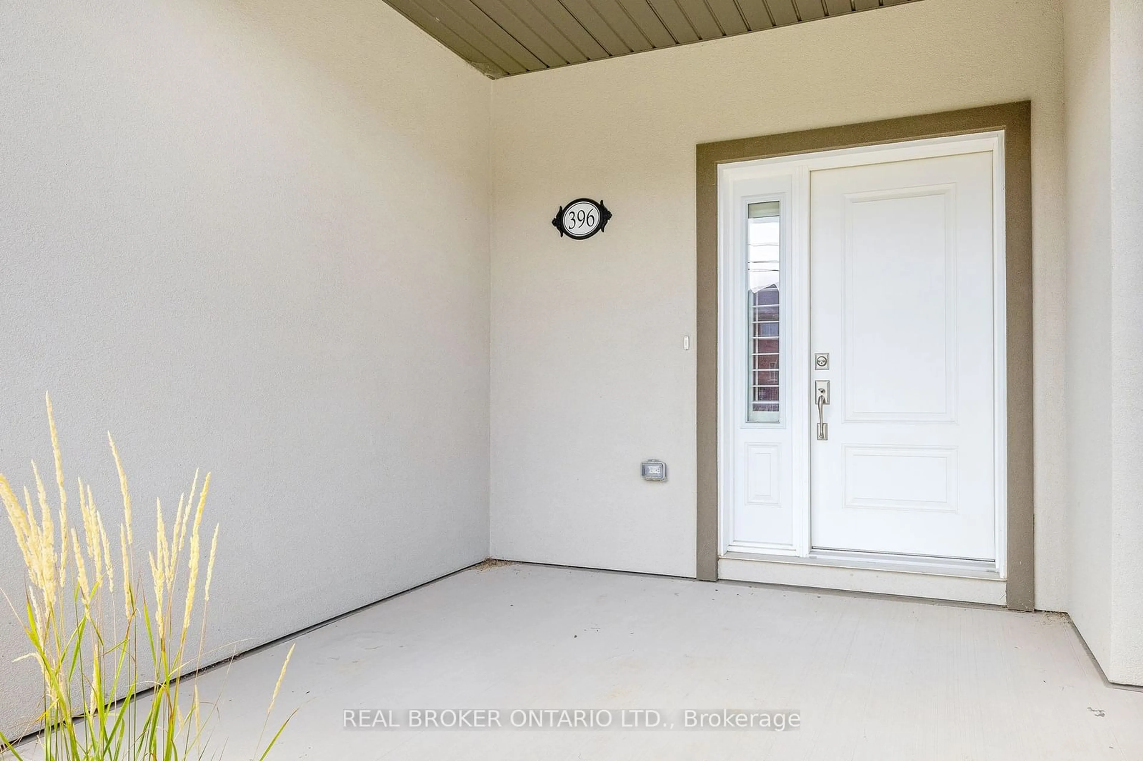 Indoor entryway, cement floor for 396 Four Mile Creek Rd, Niagara-on-the-Lake Ontario L0S 1J1