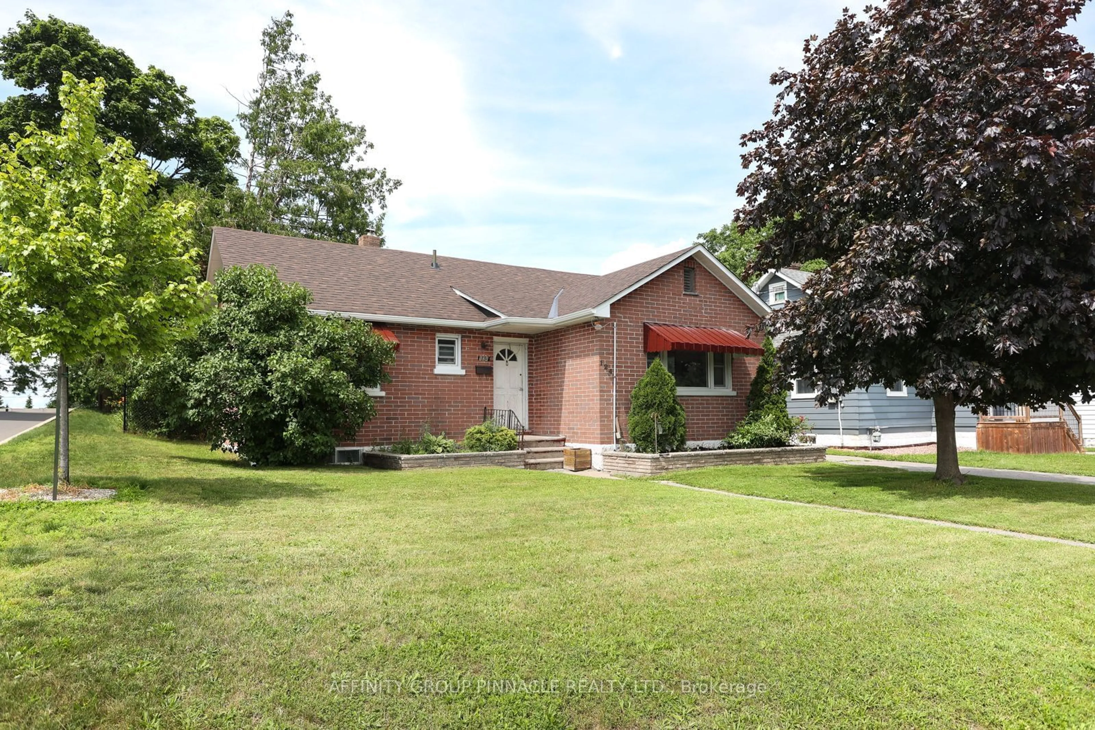 Frontside or backside of a home, cottage for 124 Colborne St, Kawartha Lakes Ontario K9V 3T5