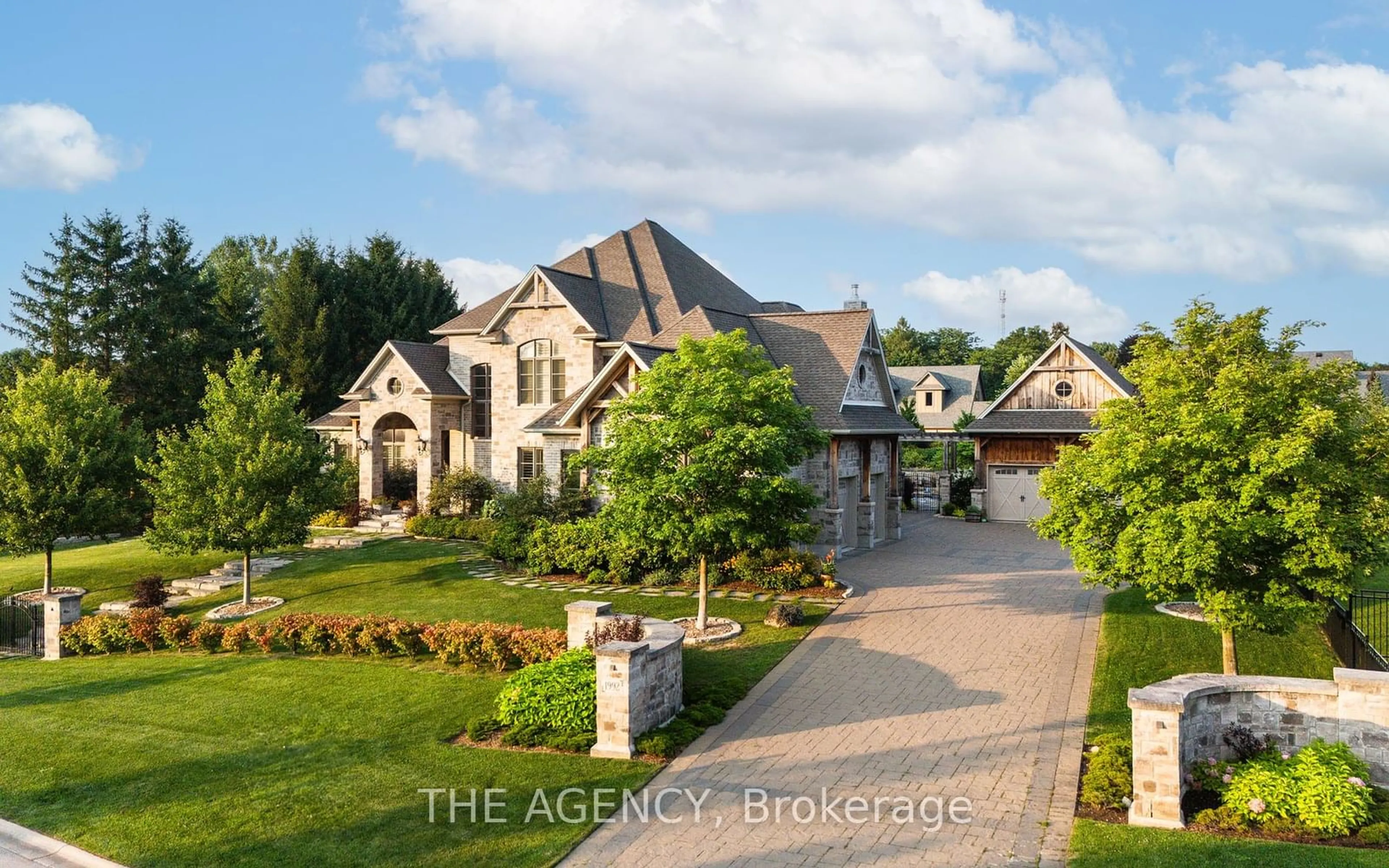 Frontside or backside of a home, the street view for 1992 Kilgorman Way, London Ontario N6K 0G6