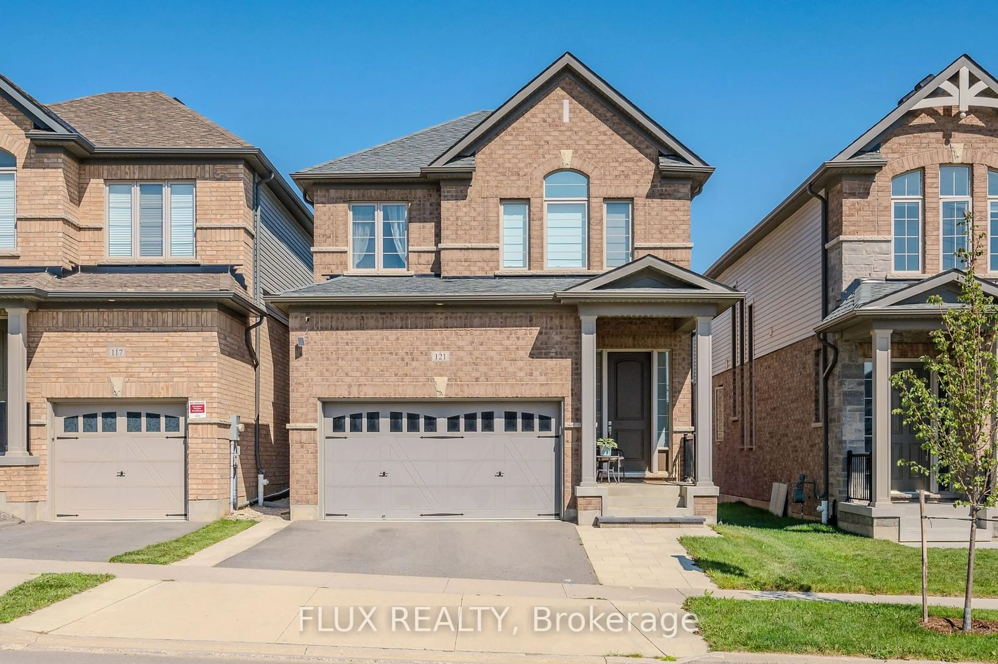 Home with brick exterior material for 121 Haldimand St, Kitchener Ontario N2R 0R2