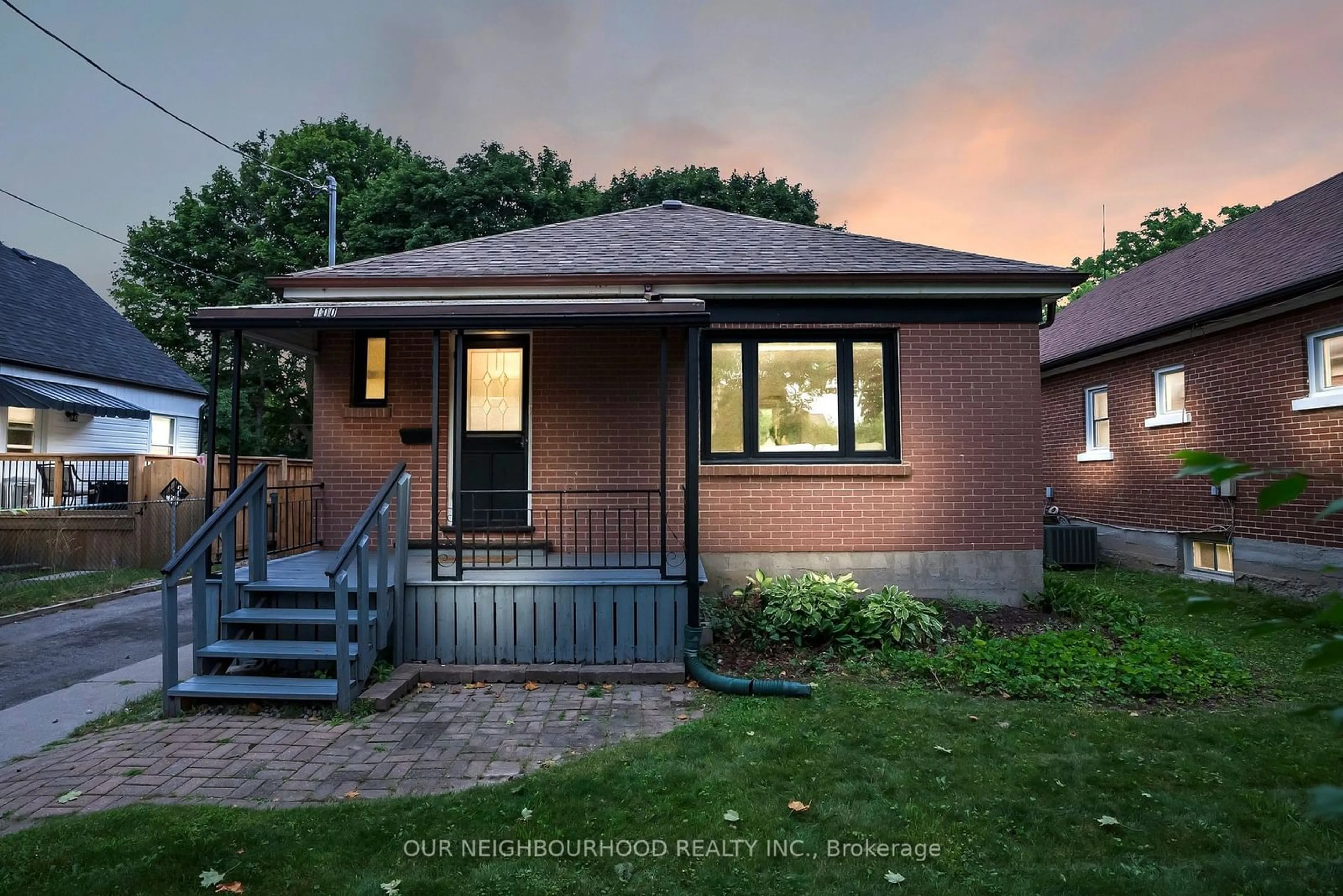 Frontside or backside of a home, cottage for 100 Montgomery St, Peterborough Ontario K9J 1W9