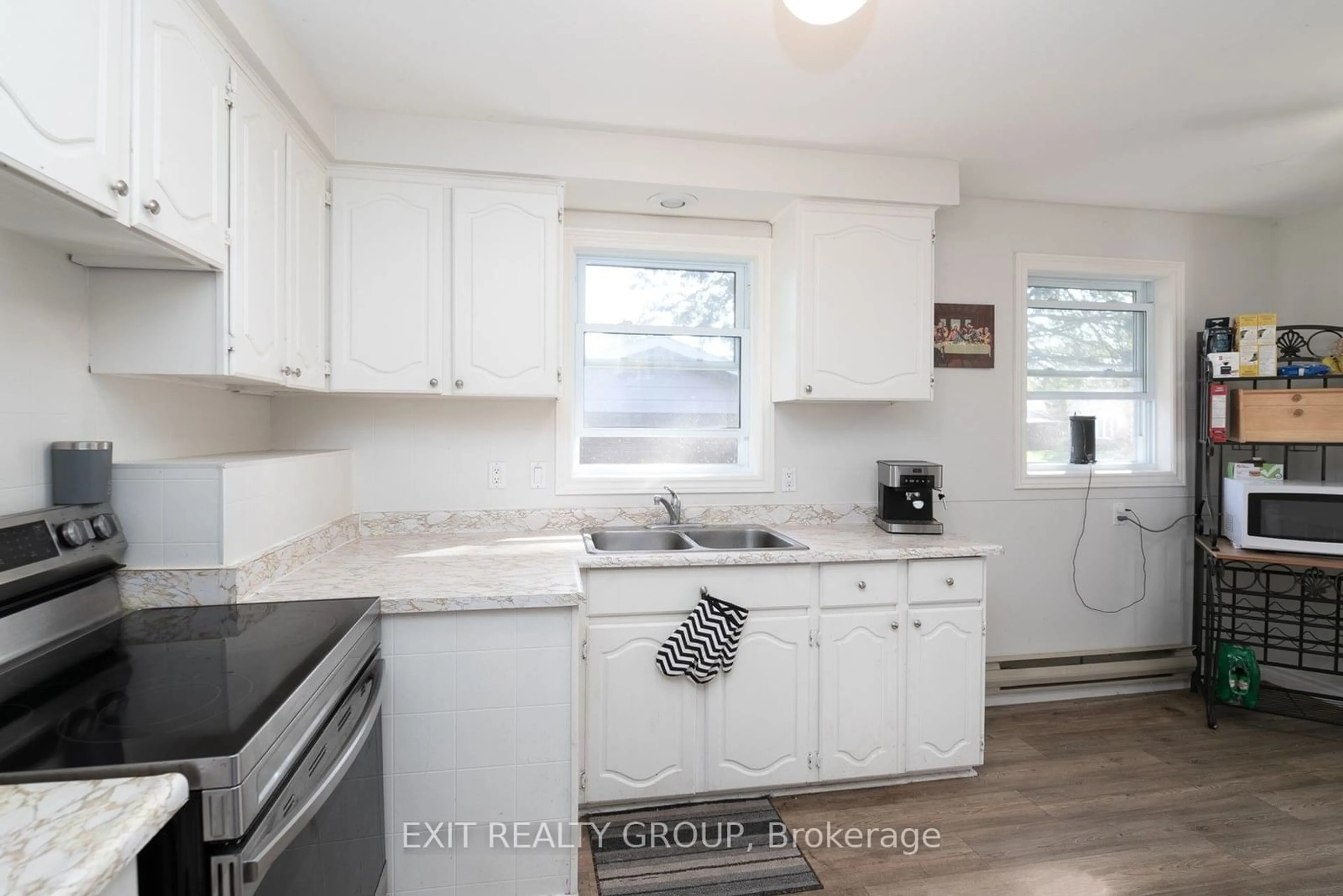 Standard kitchen, wood floors, cottage for 22 Austin St, Quinte West Ontario K8V 1Z4