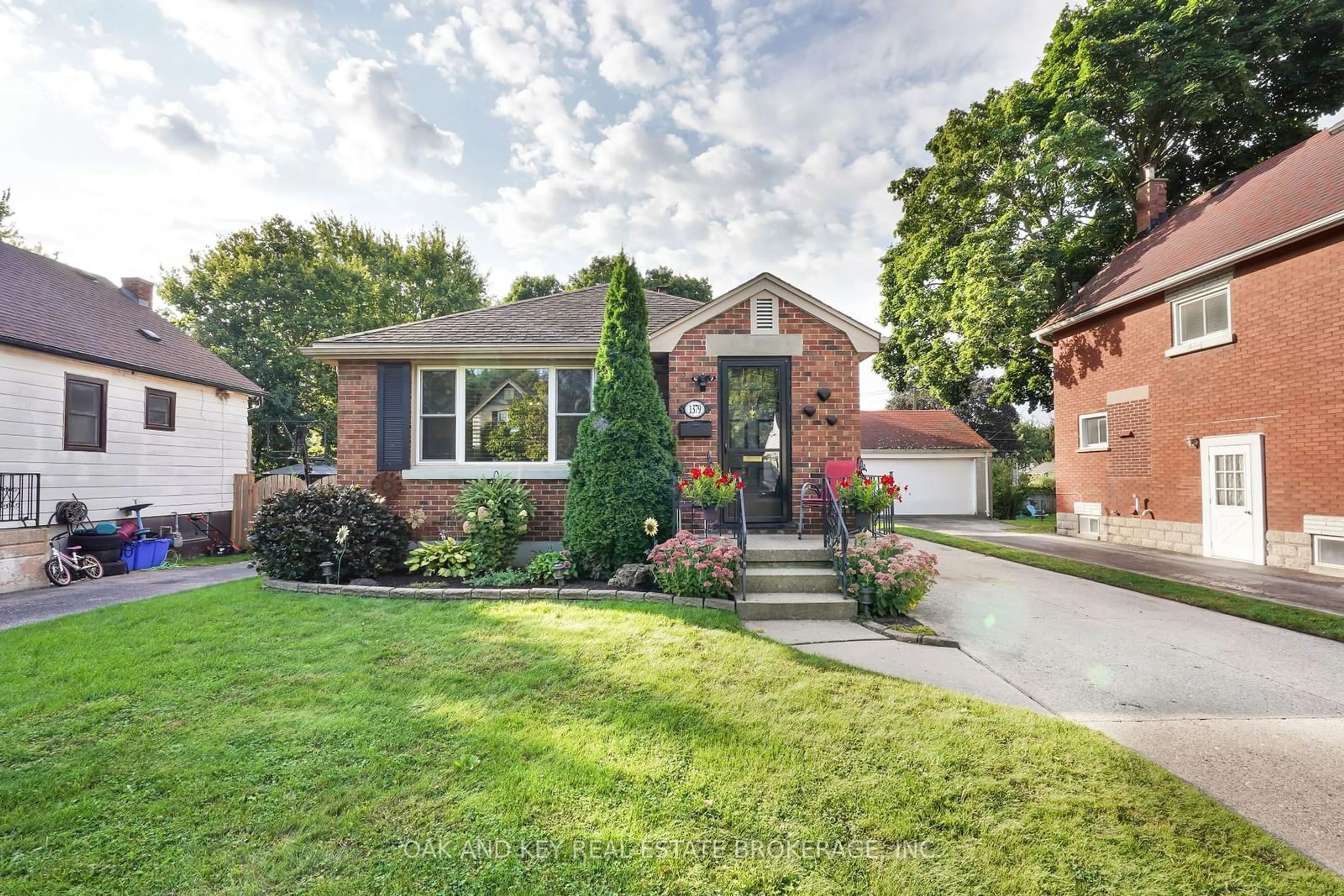 Home with brick exterior material for 1379 Wilton Ave, London Ontario N5W 2H5