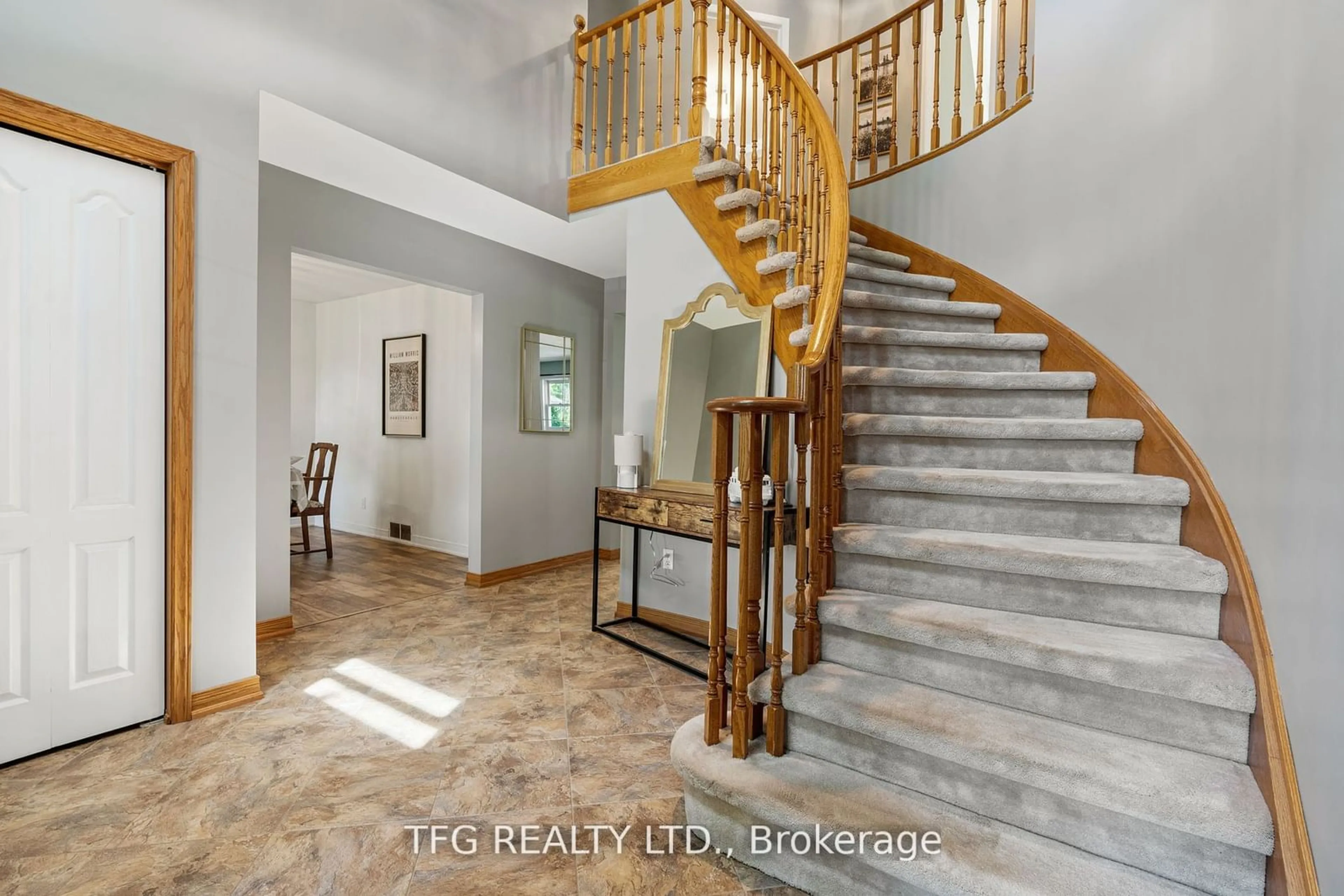 Indoor entryway, wood floors for 40 1/2 Riverview Rd, Kawartha Lakes Ontario K9V 1B3